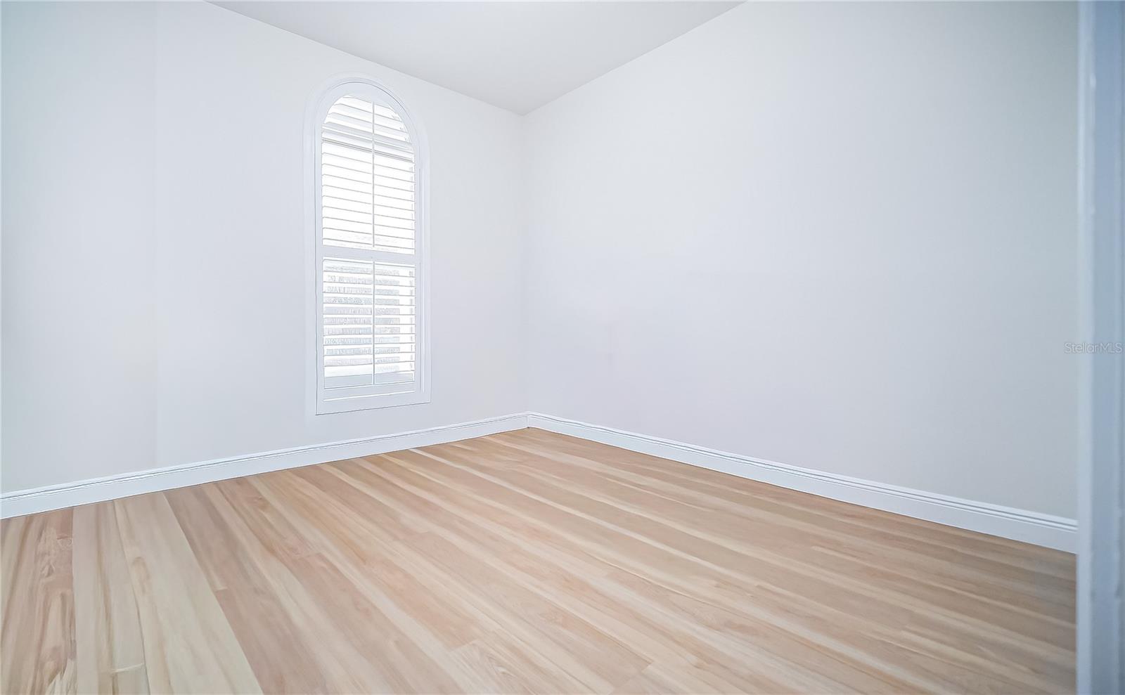 Image 4 of 34 For 13213 Woodford Street