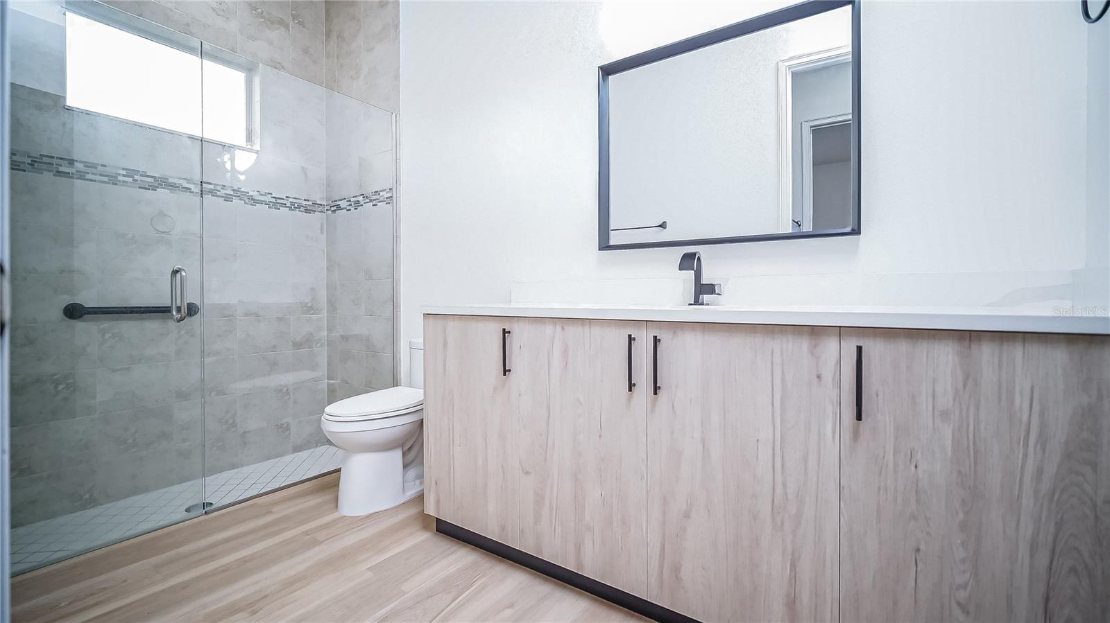 Image 5 of 34 For 13213 Woodford Street