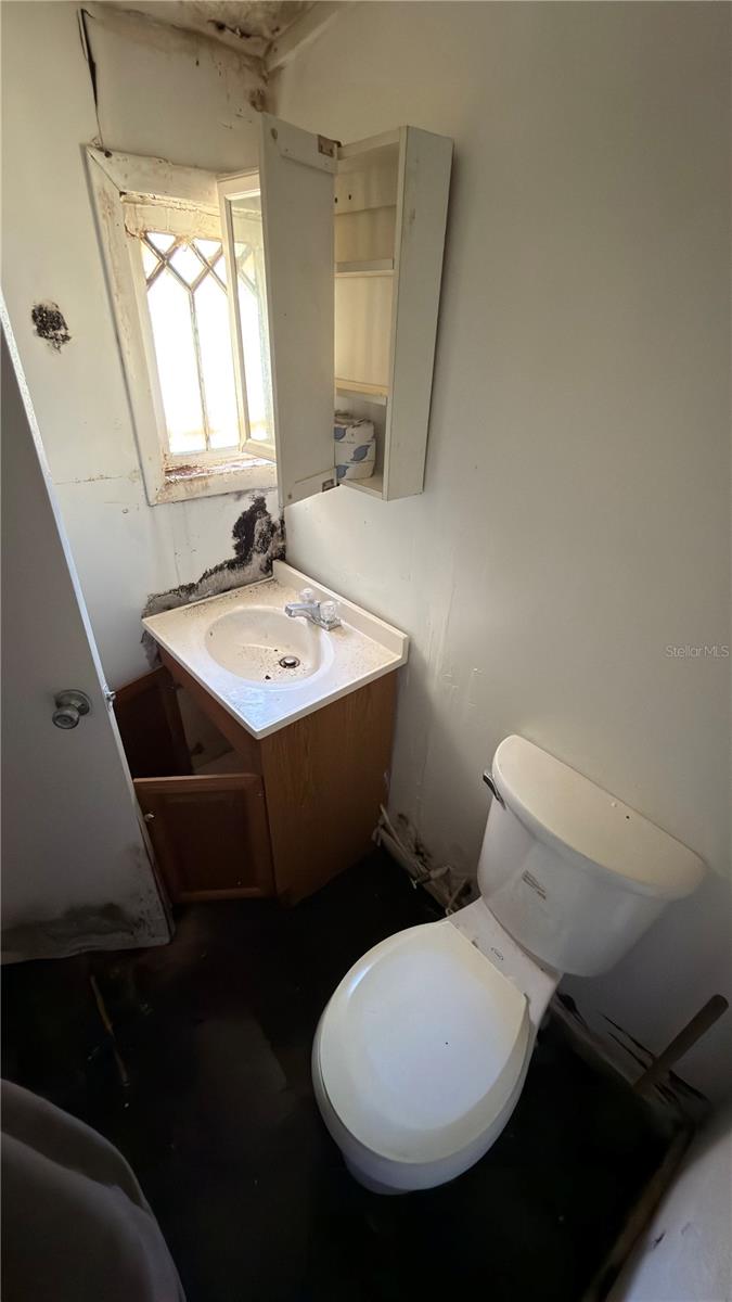 Image 16 of 18 For 1121 Adelle Avenue