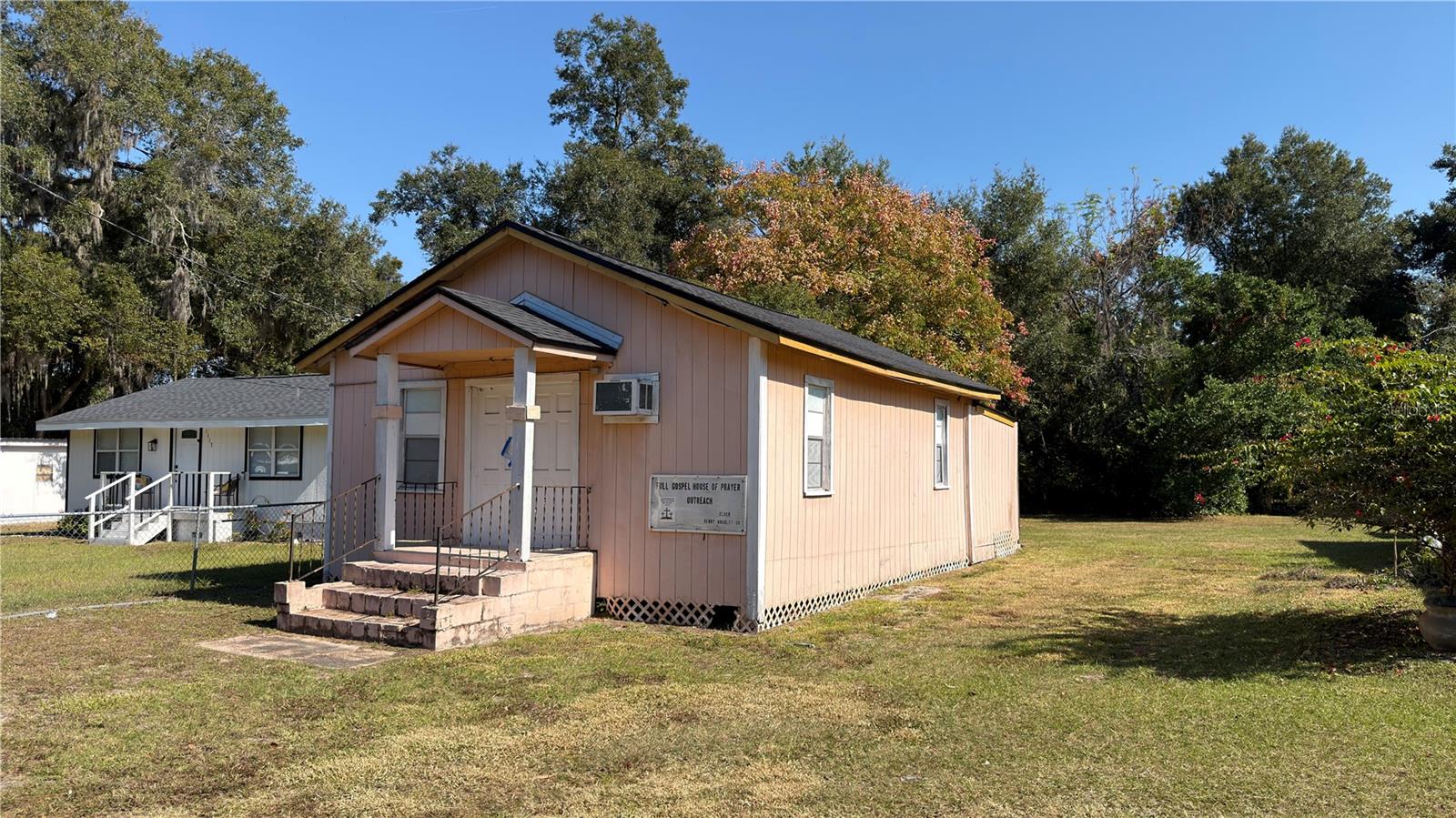 Image 3 of 18 For 1121 Adelle Avenue