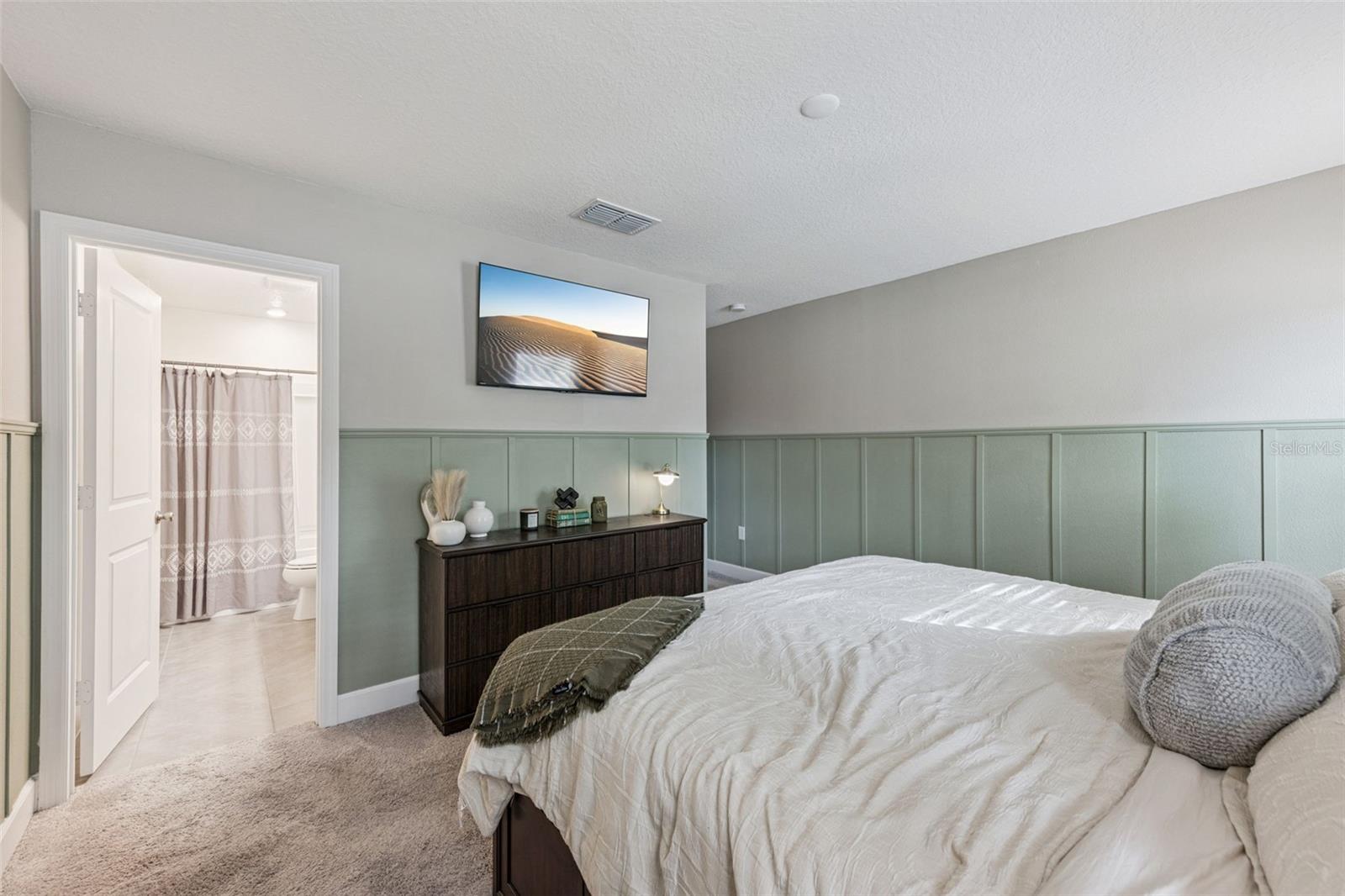 Image 10 of 23 For 332 Walnut Lane