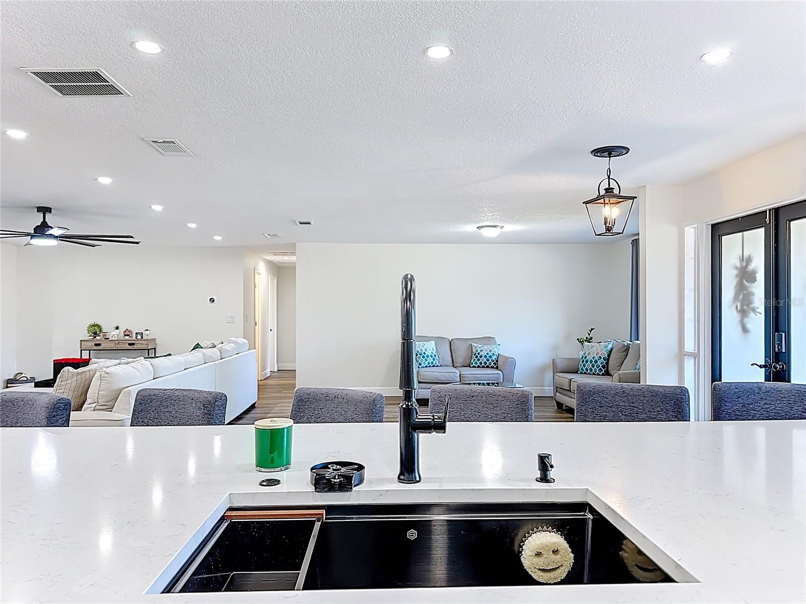 Image 22 of 67 For 1000 Errol Parkway