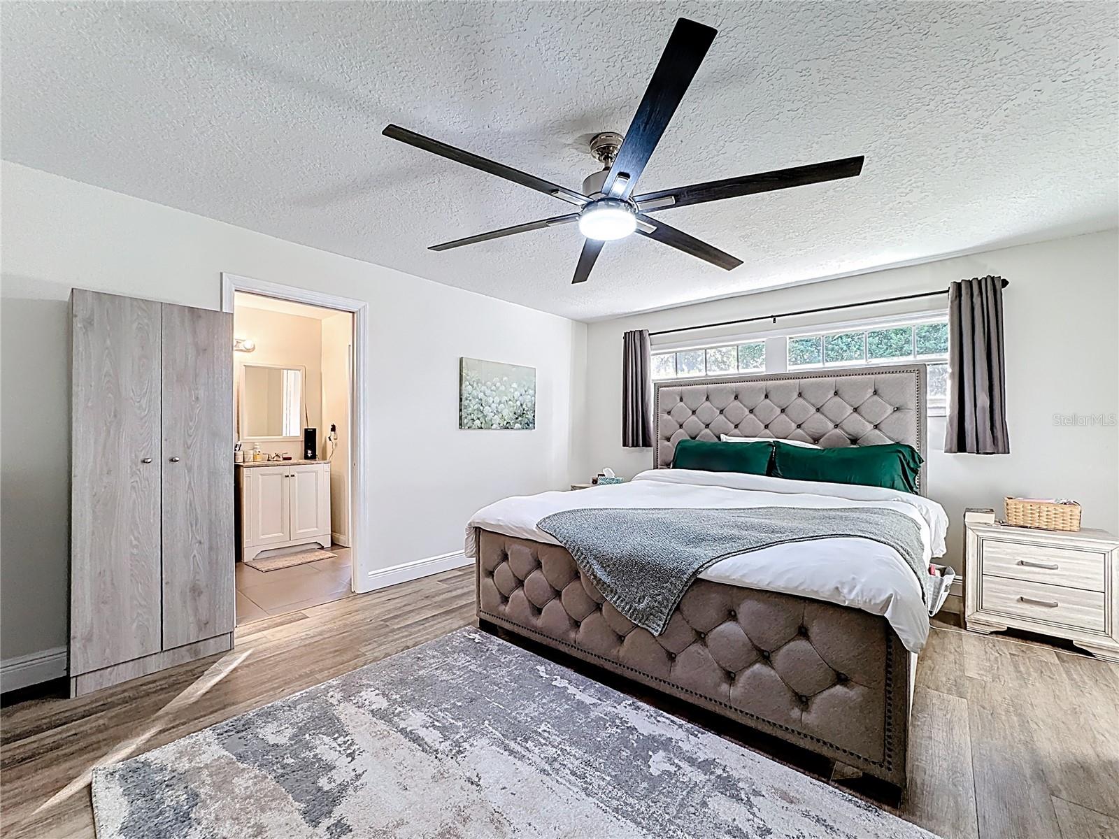 Image 28 of 67 For 1000 Errol Parkway