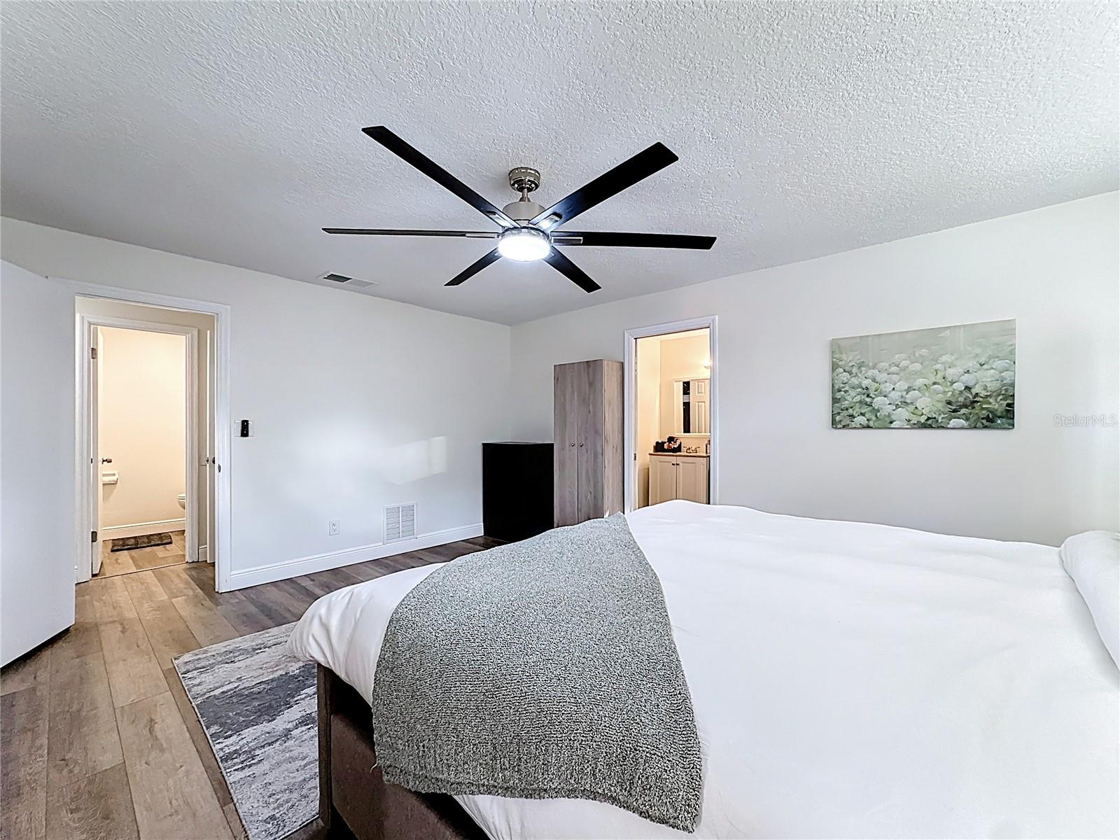 Image 30 of 67 For 1000 Errol Parkway