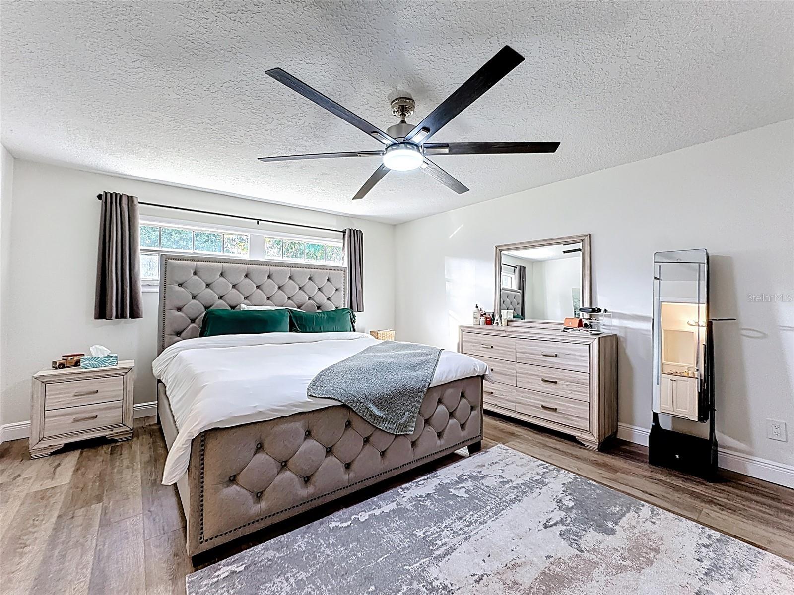 Image 31 of 67 For 1000 Errol Parkway