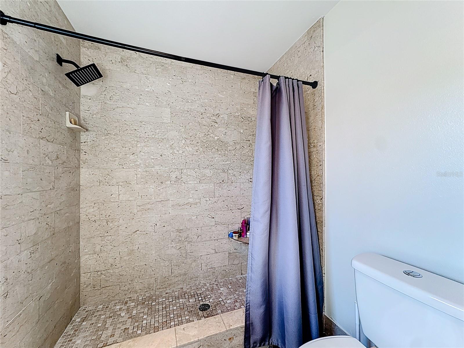 Image 36 of 67 For 1000 Errol Parkway