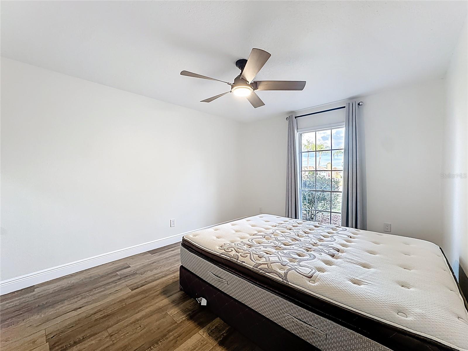 Image 39 of 67 For 1000 Errol Parkway