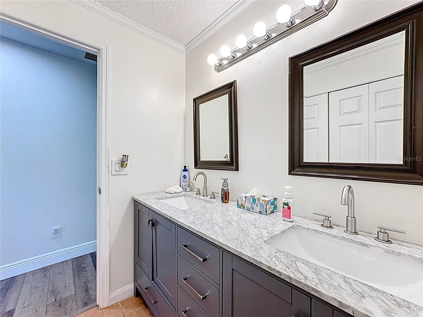 Image 43 of 67 For 1000 Errol Parkway