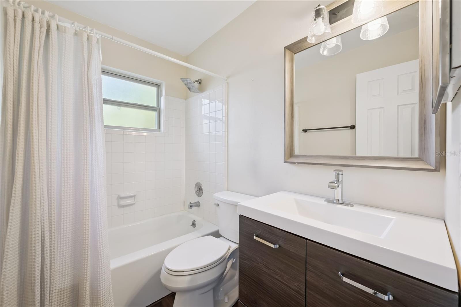 Image 16 of 20 For 111 Pineapple Court