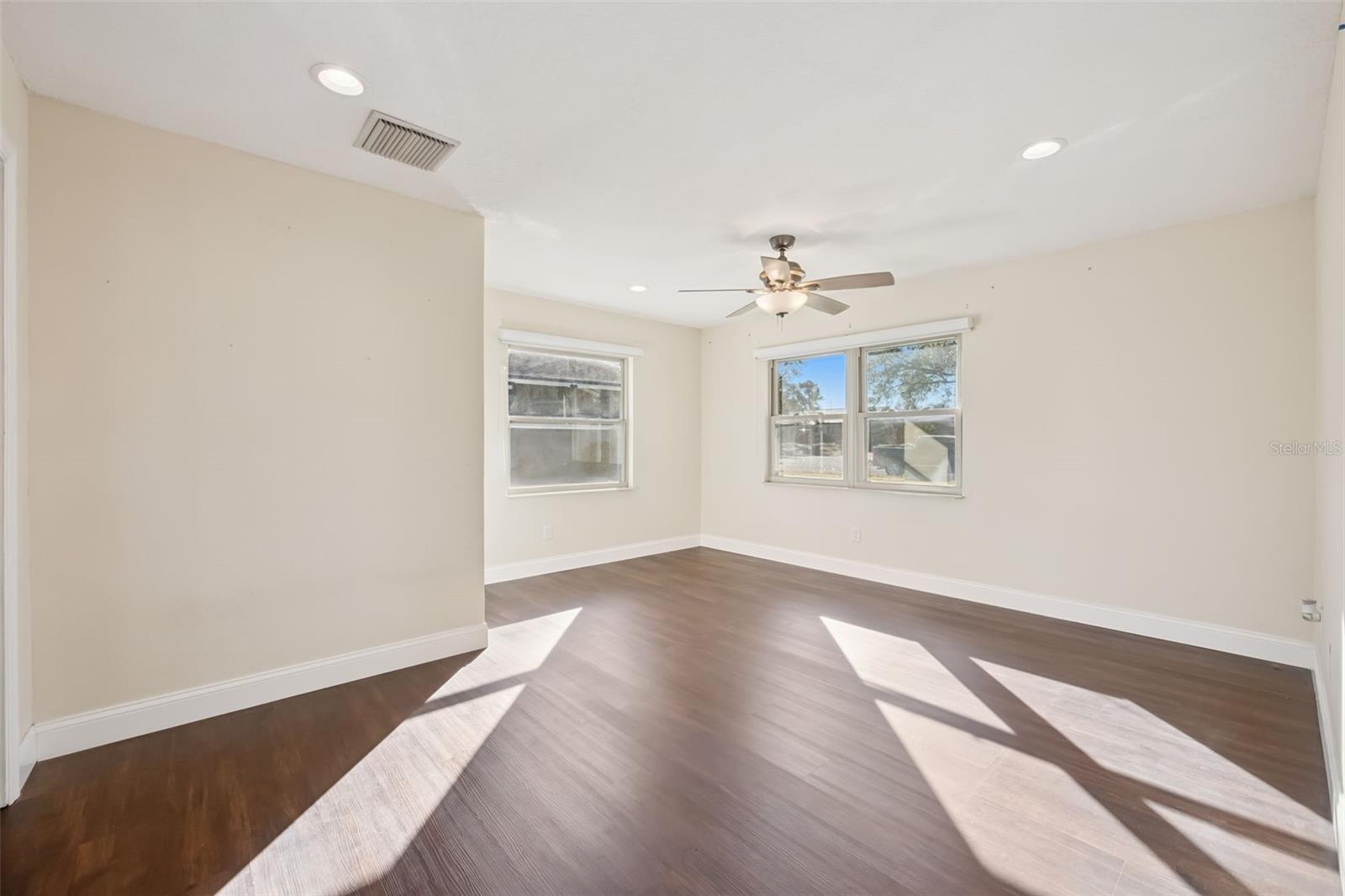 Image 8 of 20 For 111 Pineapple Court