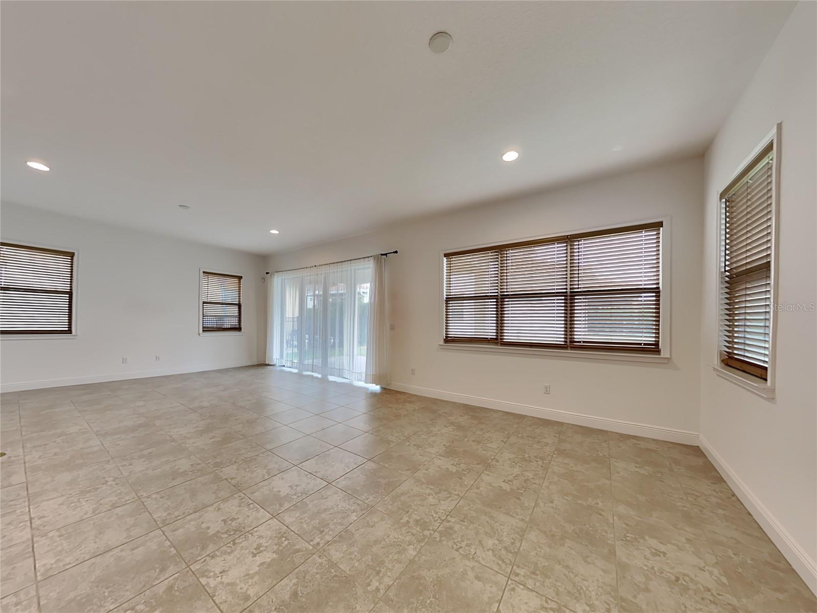 Image 5 of 17 For 13219 Oakenshaw Lane