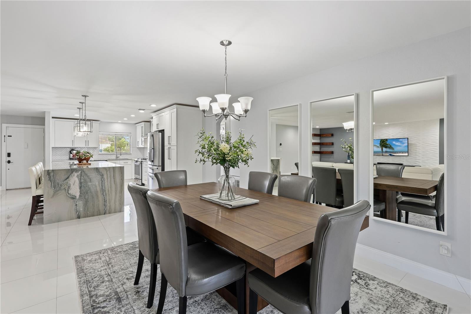 Image 24 of 50 For 10303 Lollipop Lane