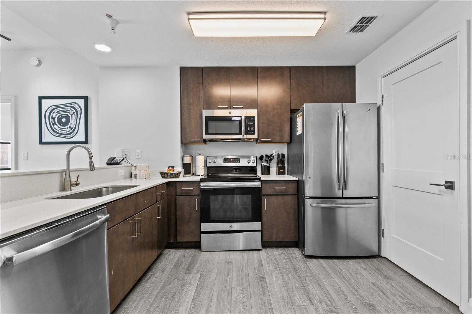 Image 23 of 26 For 14501 Grove Resort Avenue 3619