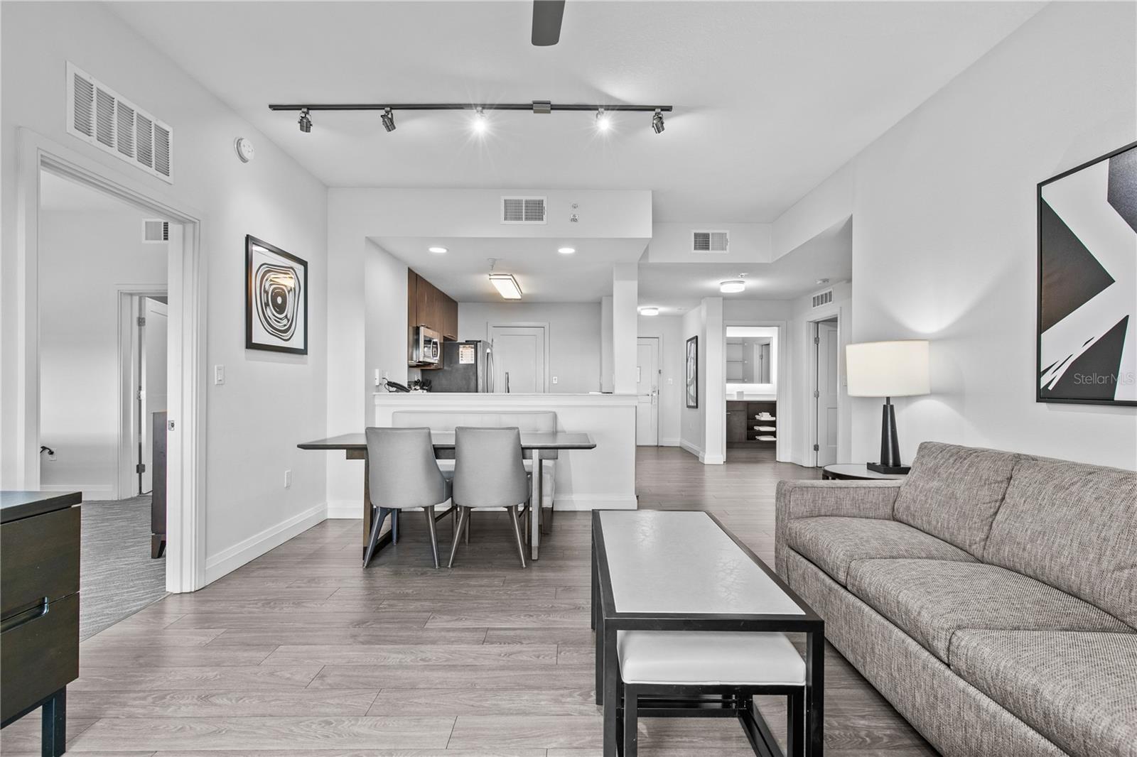 Image 25 of 26 For 14501 Grove Resort Avenue 3619