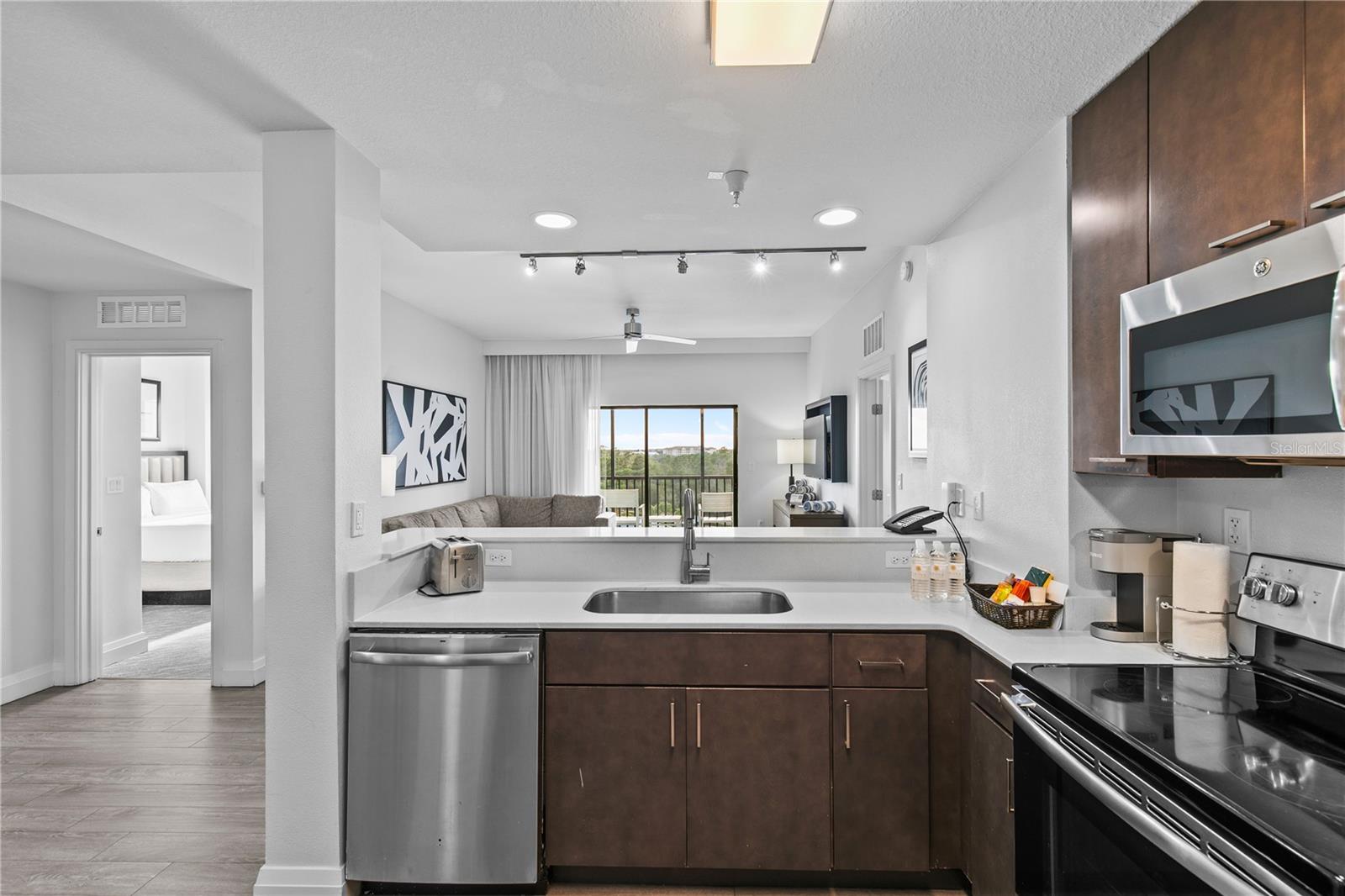 Image 4 of 26 For 14501 Grove Resort Avenue 3619