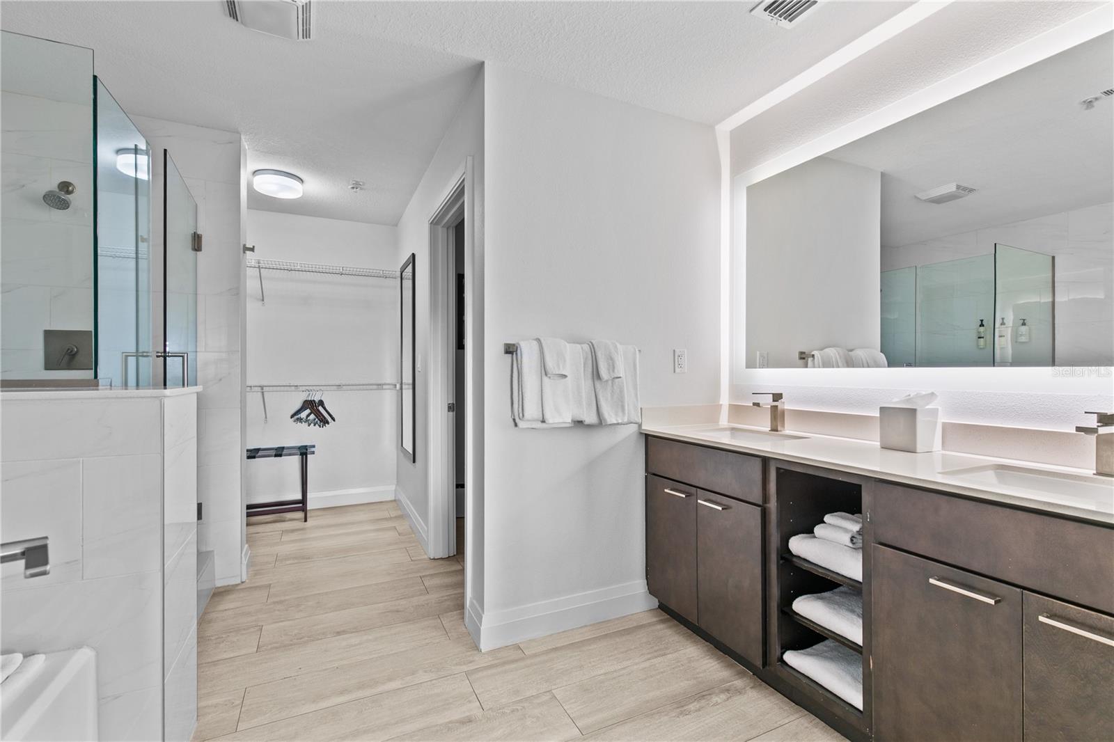 Image 5 of 26 For 14501 Grove Resort Avenue 3619