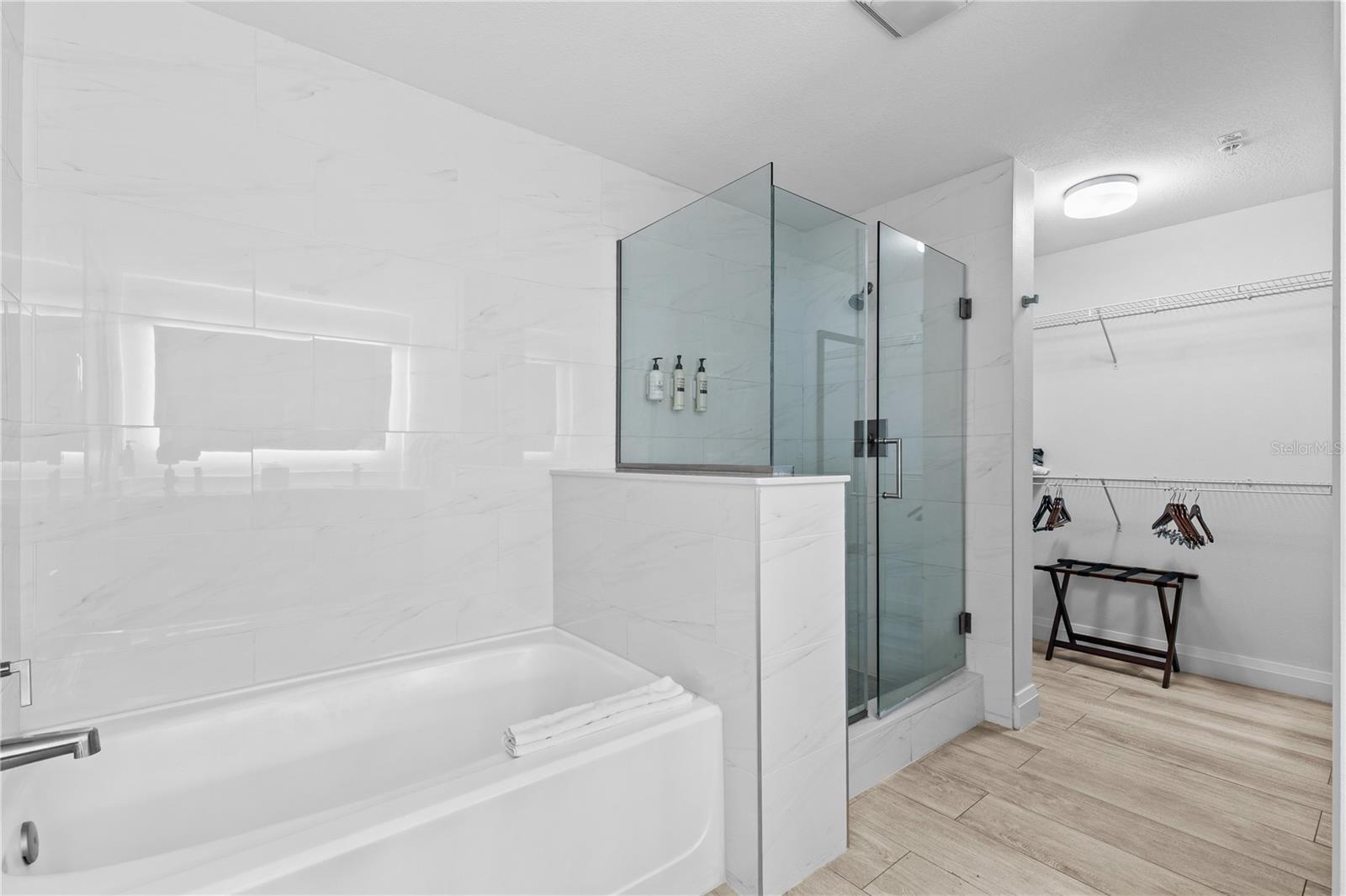 Image 9 of 26 For 14501 Grove Resort Avenue 3619