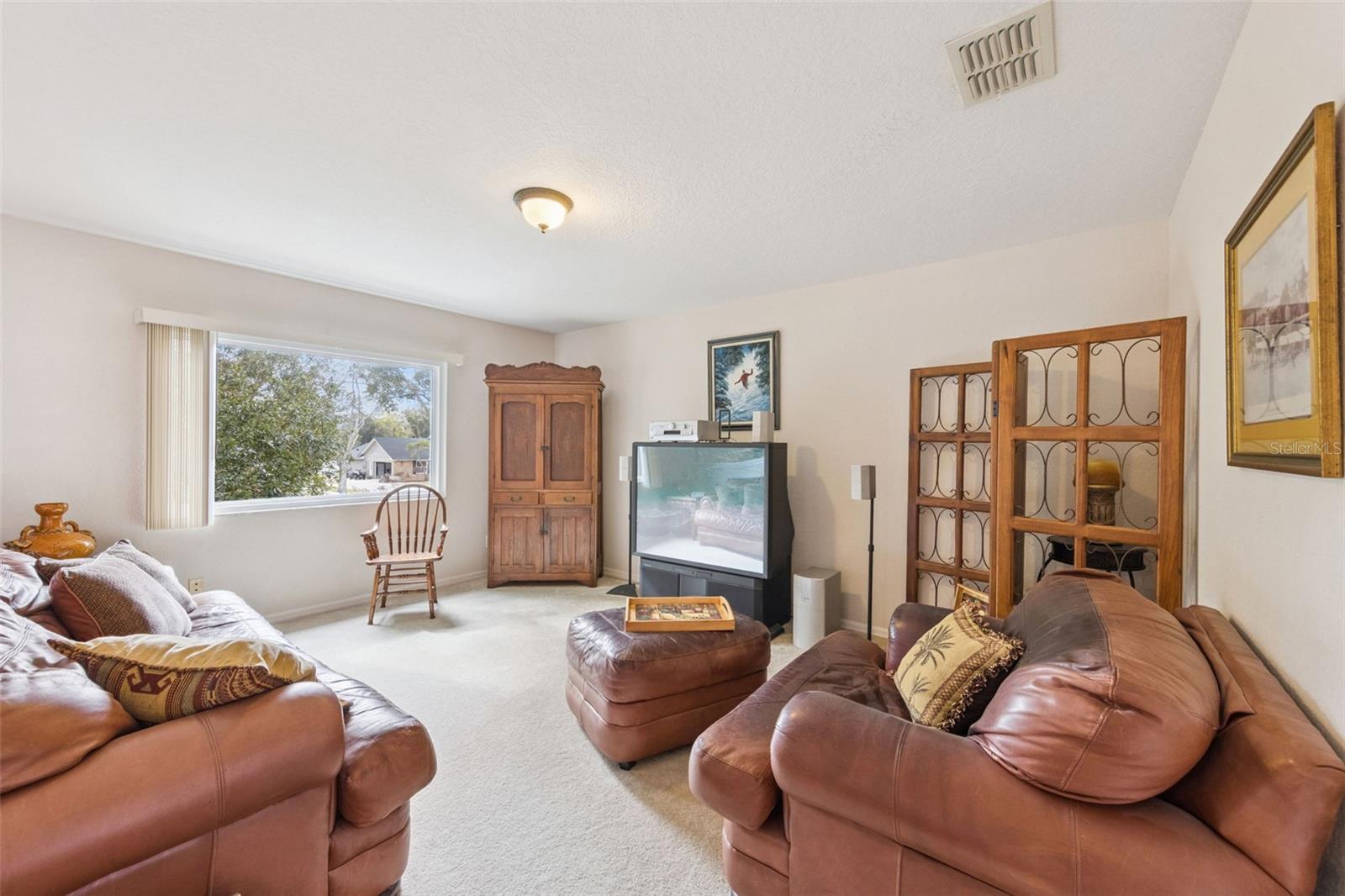 Image 13 of 35 For 393 Lake Amberleigh Drive