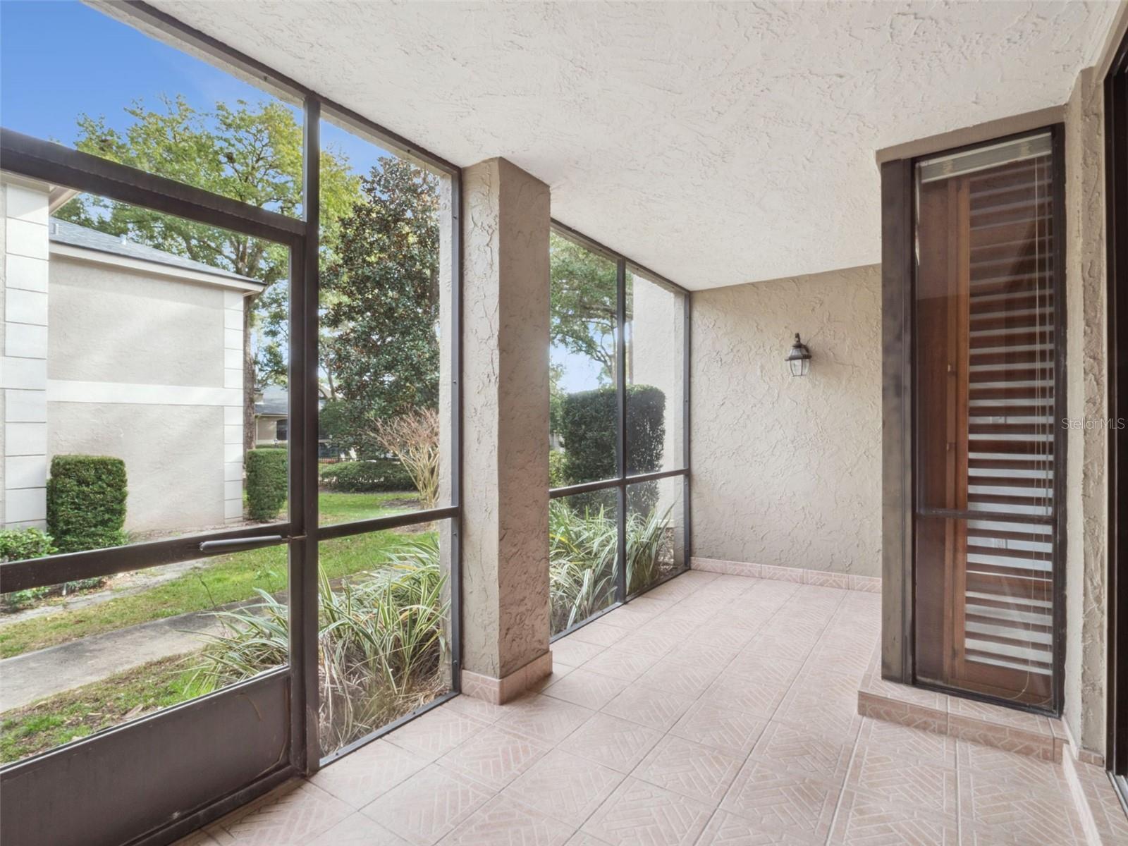 Image 20 of 43 For 1055 Kensington Park Drive 710