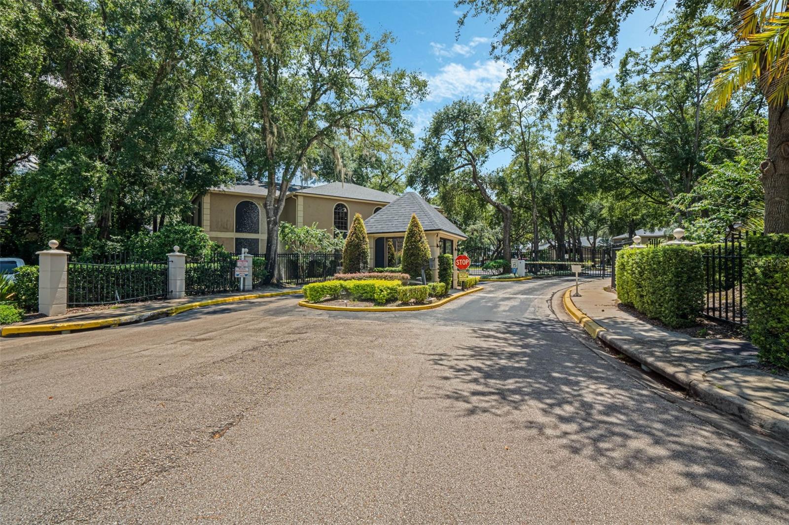 Image 39 of 43 For 1055 Kensington Park Drive 710