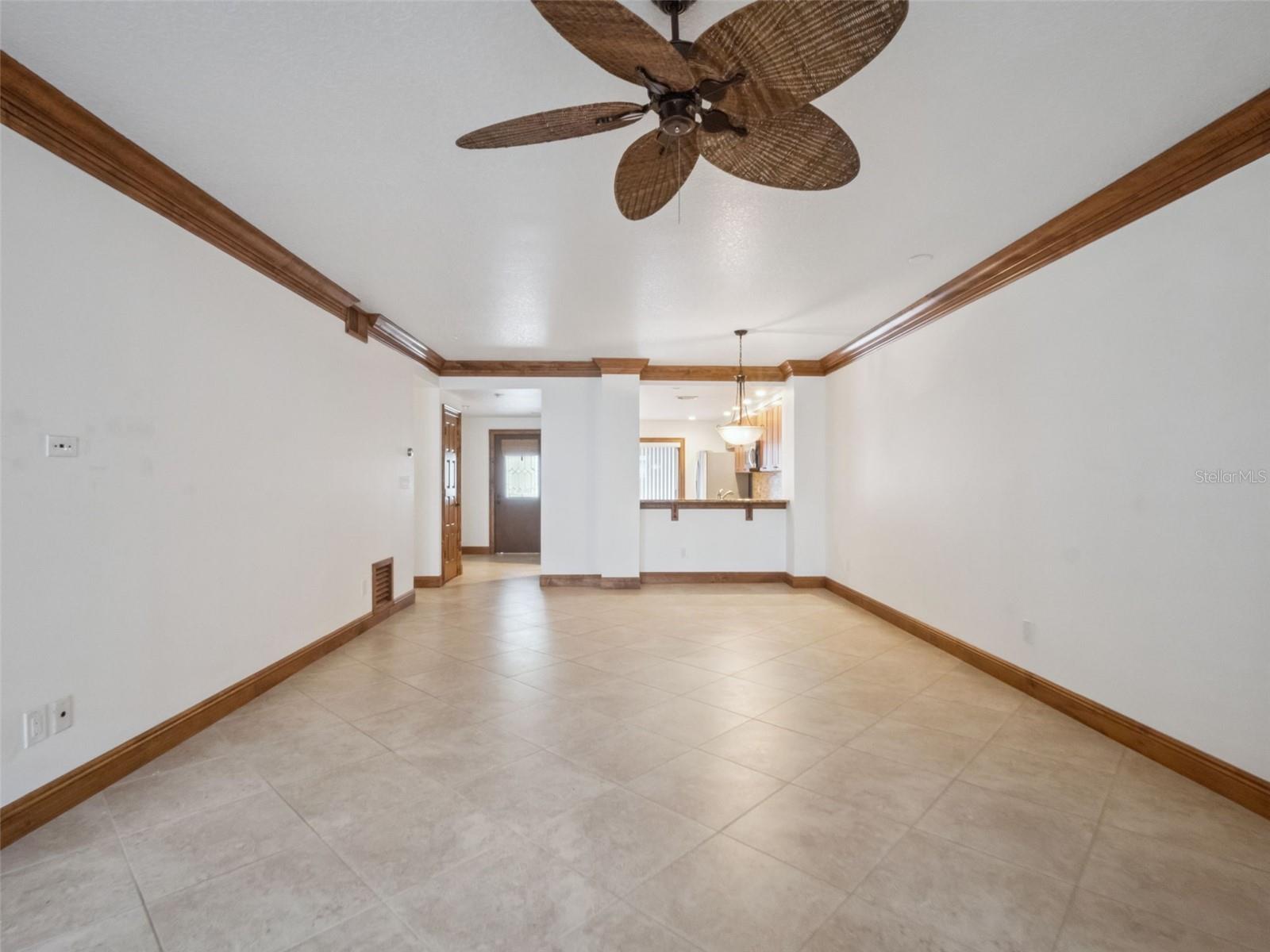 Image 4 of 43 For 1055 Kensington Park Drive 710