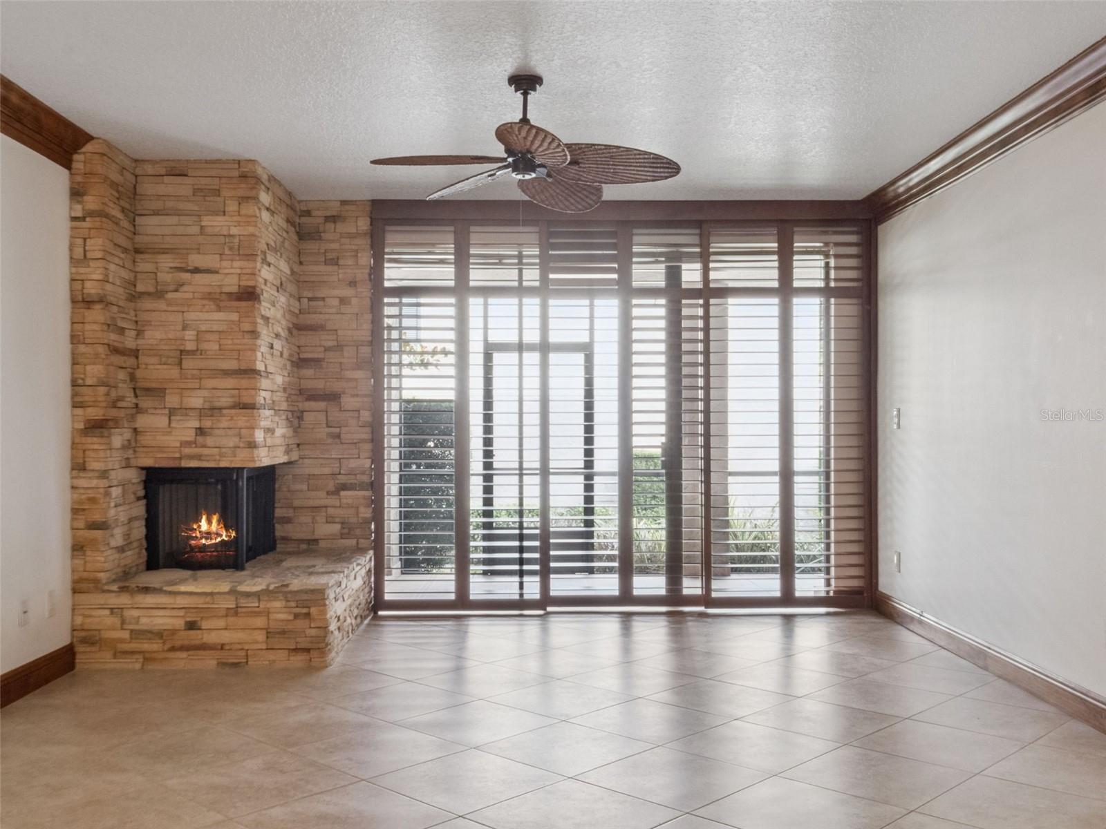 Image 6 of 43 For 1055 Kensington Park Drive 710