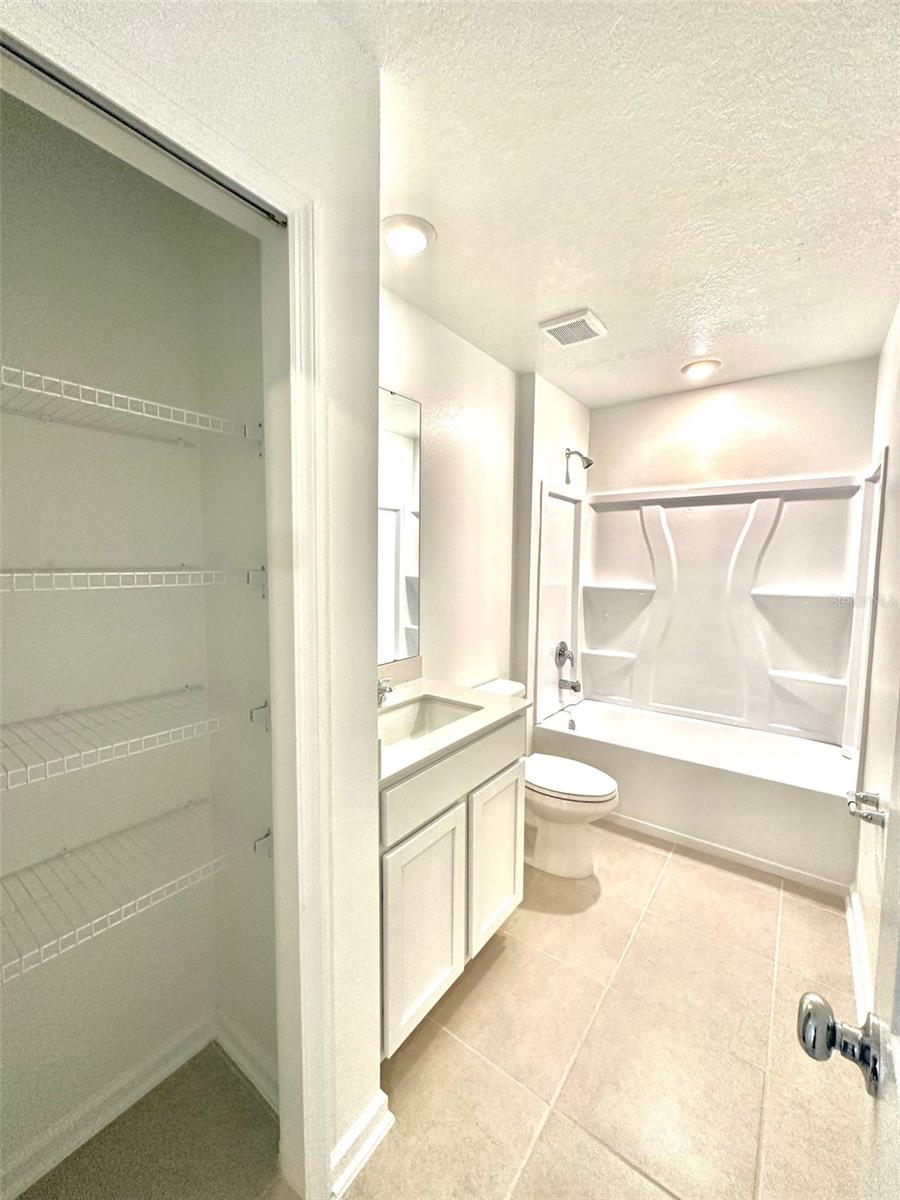 Image 19 of 24 For 1029 Harold Pass