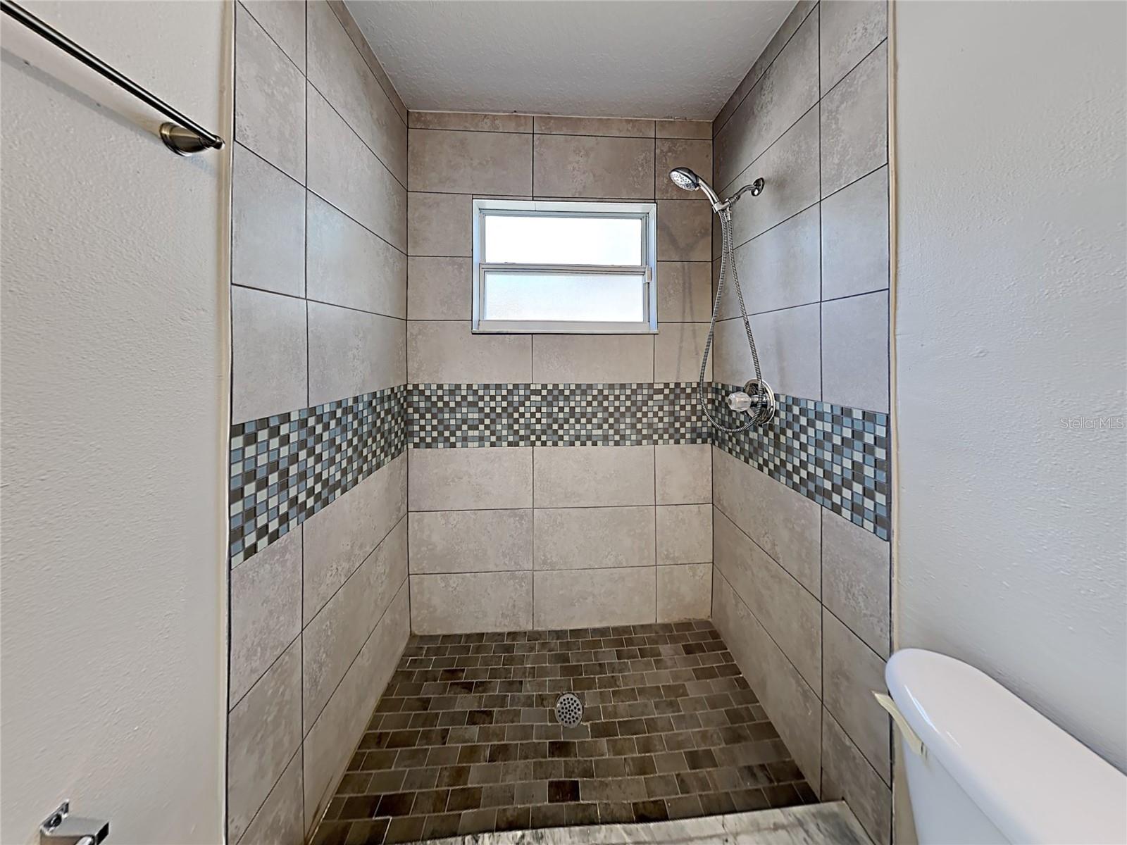 Image 9 of 16 For 14843 Astrolyn Street