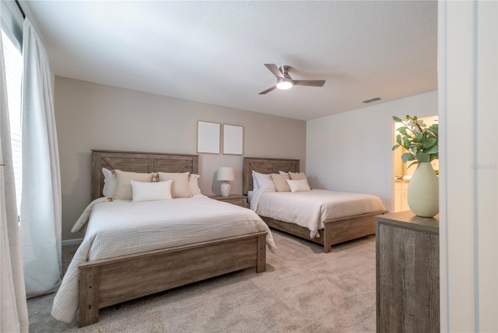 Image 40 of 43 For 2365 Distant Sun Trail