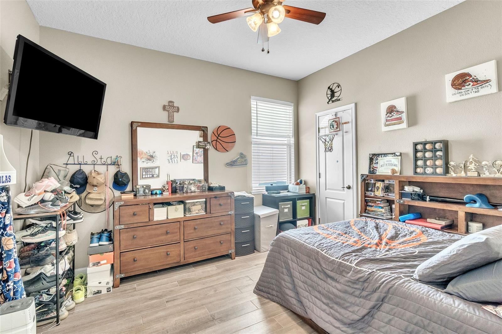 Image 32 of 43 For 9957 Oak Quarry Drive