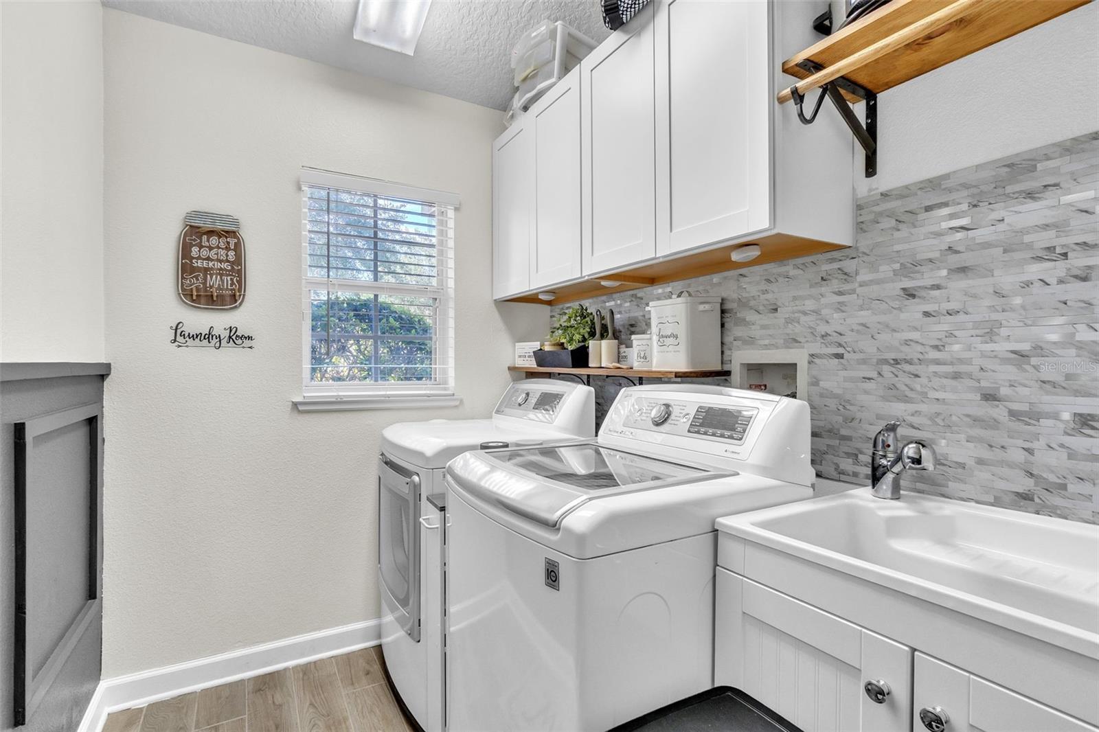 Image 34 of 43 For 9957 Oak Quarry Drive