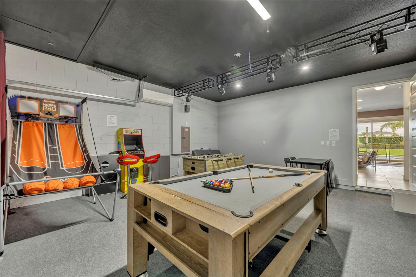 Image 18 of 56 For 7744 Fairfax Drive