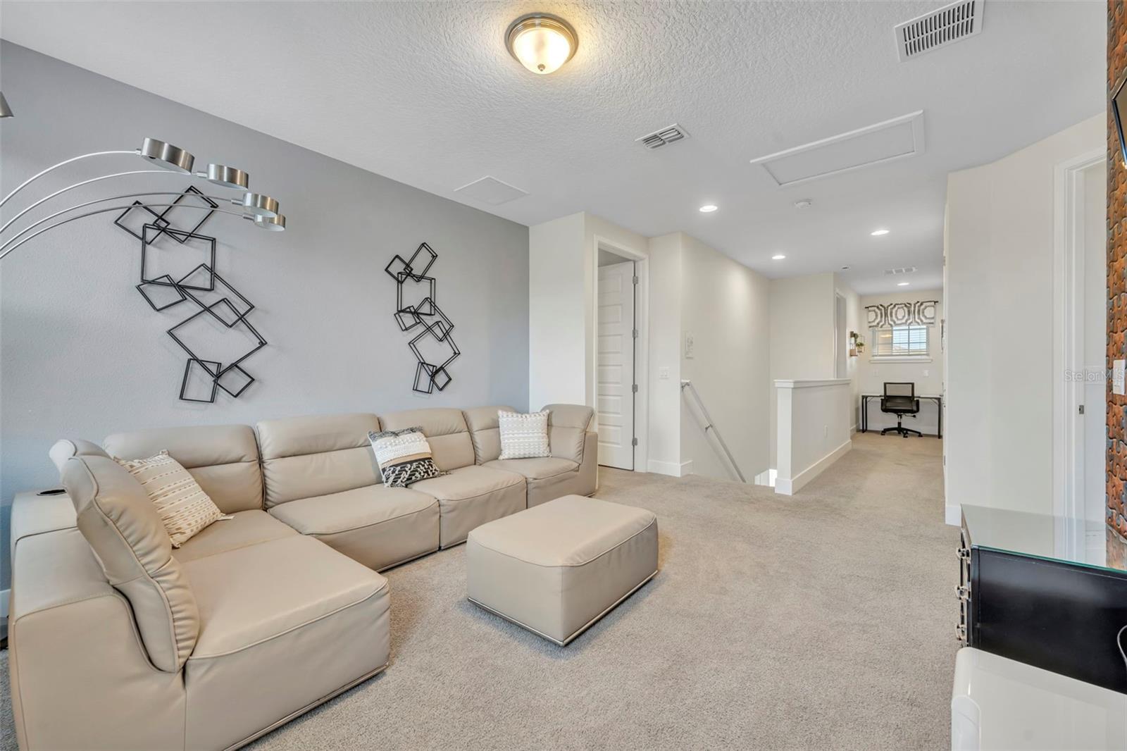 Image 21 of 56 For 7744 Fairfax Drive