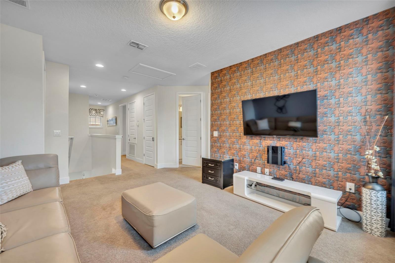 Image 22 of 56 For 7744 Fairfax Drive