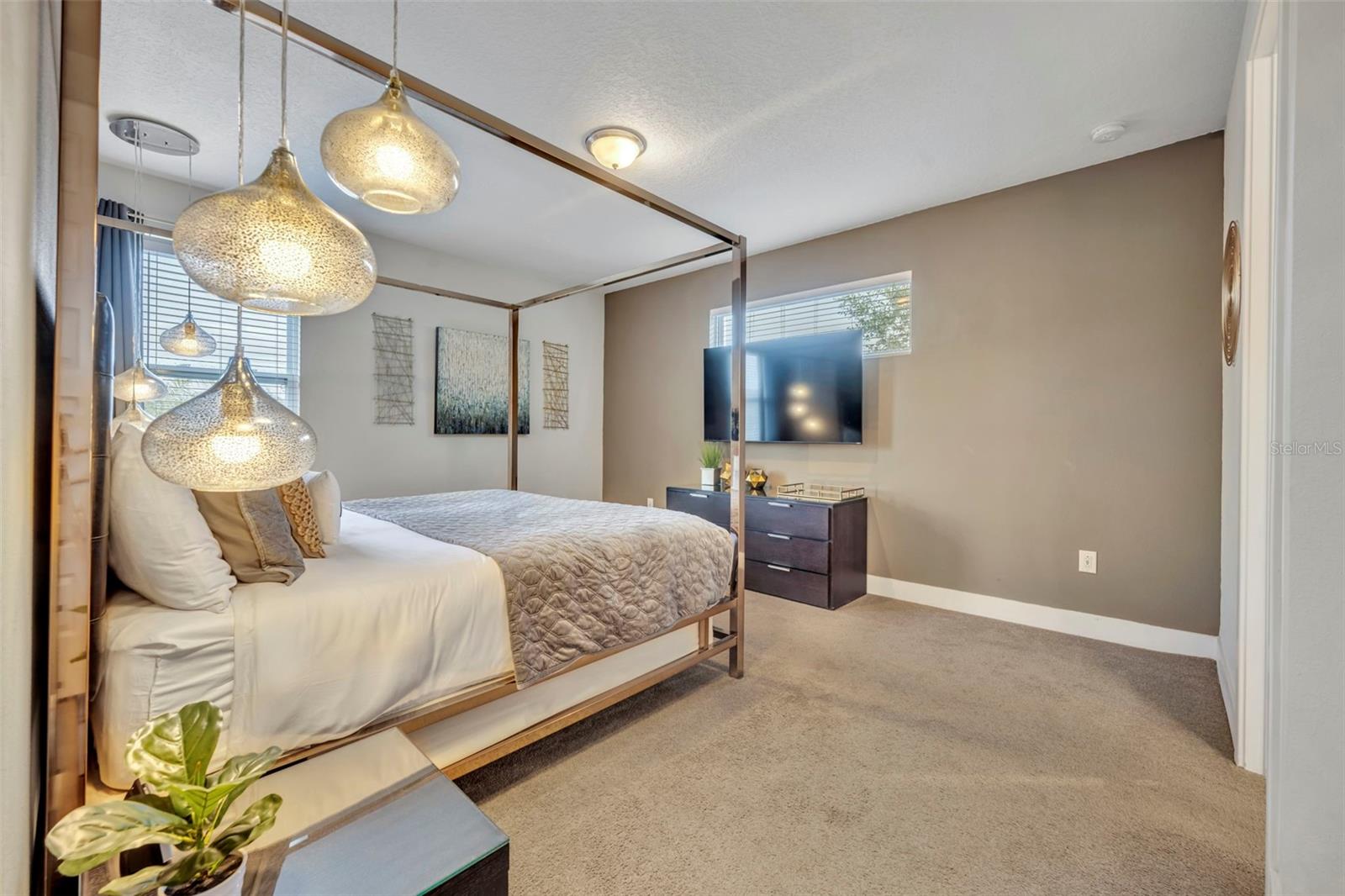 Image 23 of 56 For 7744 Fairfax Drive