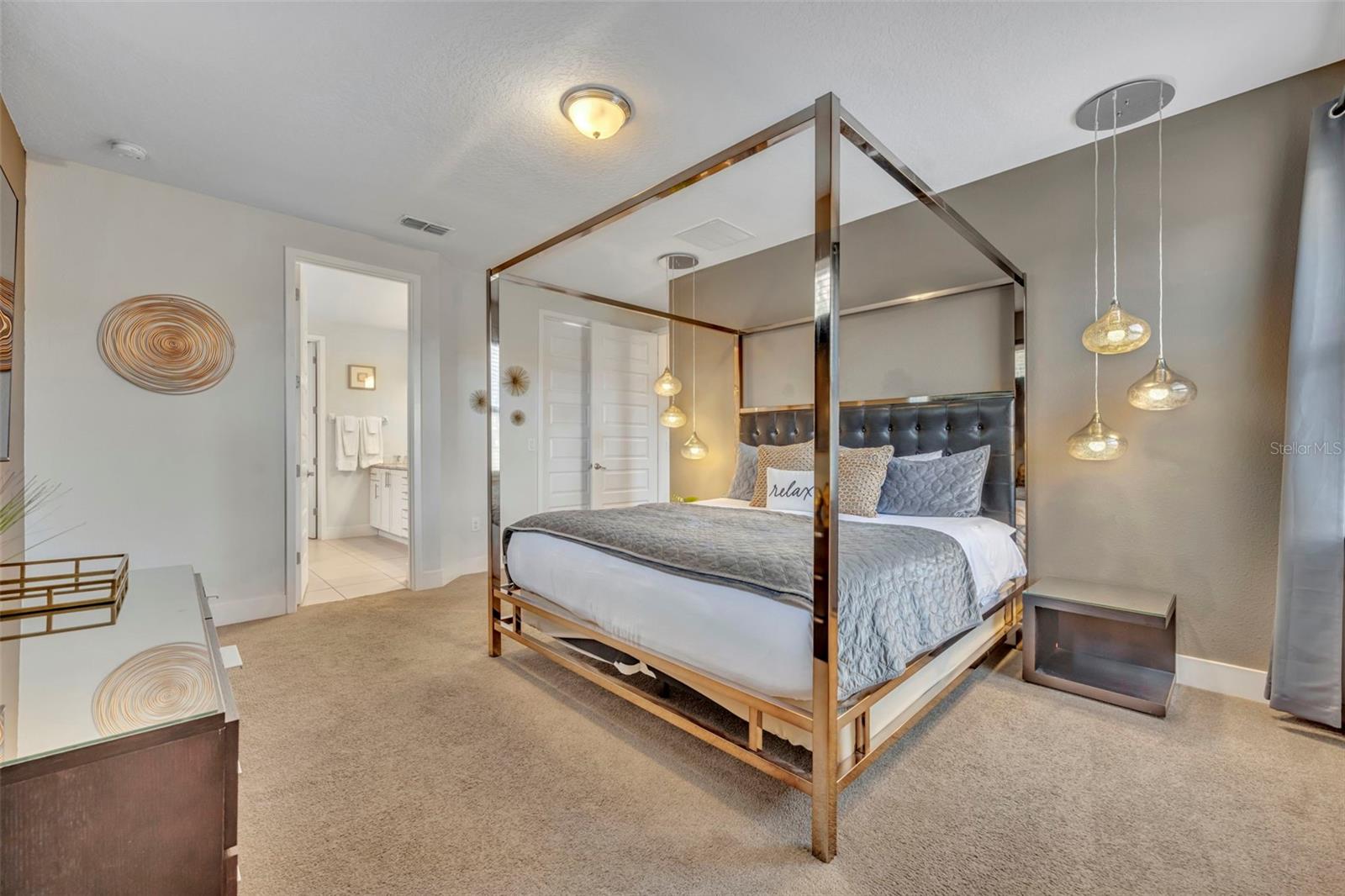 Image 24 of 56 For 7744 Fairfax Drive