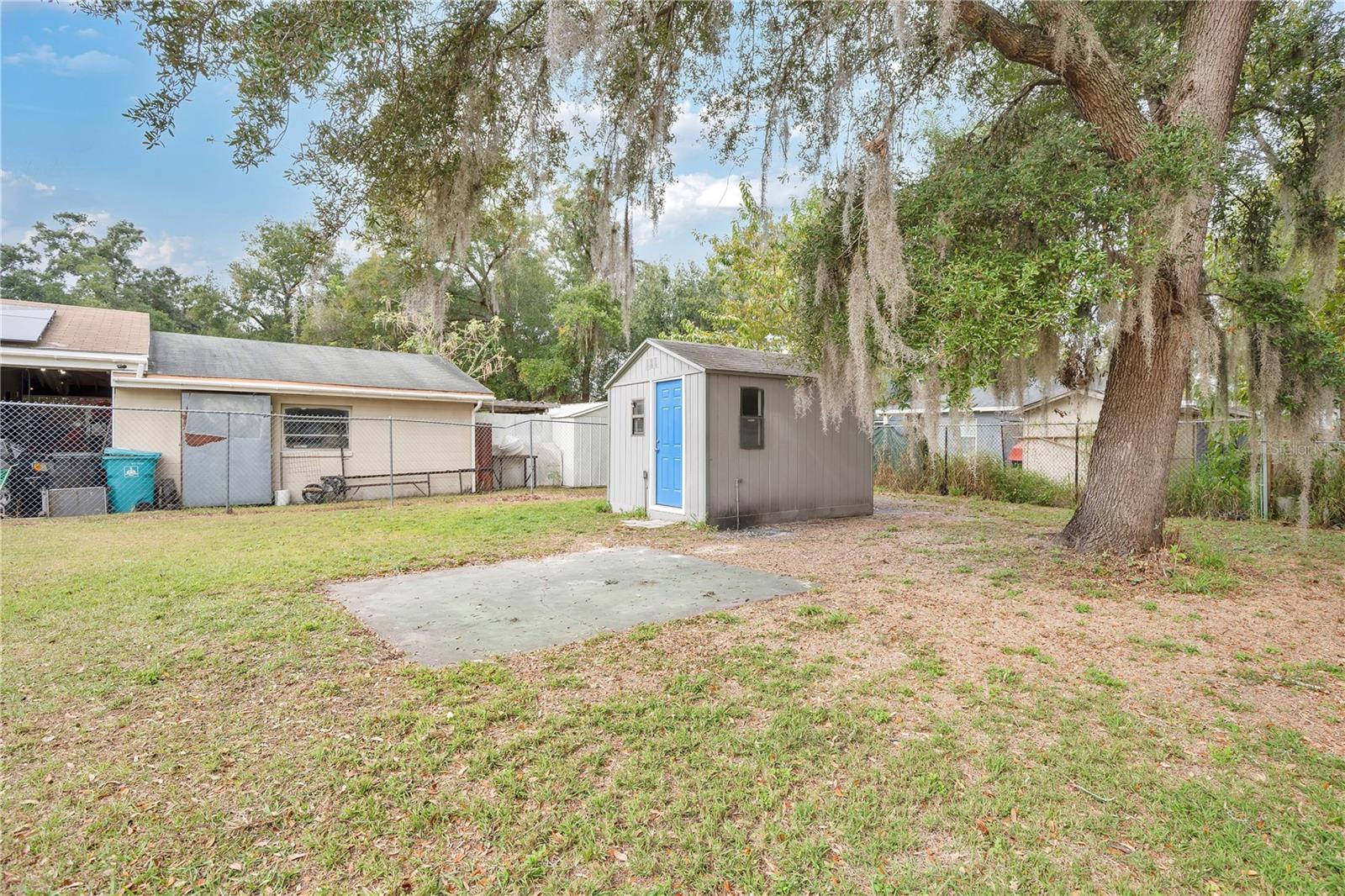 Image 17 of 24 For 911 Indiana Street