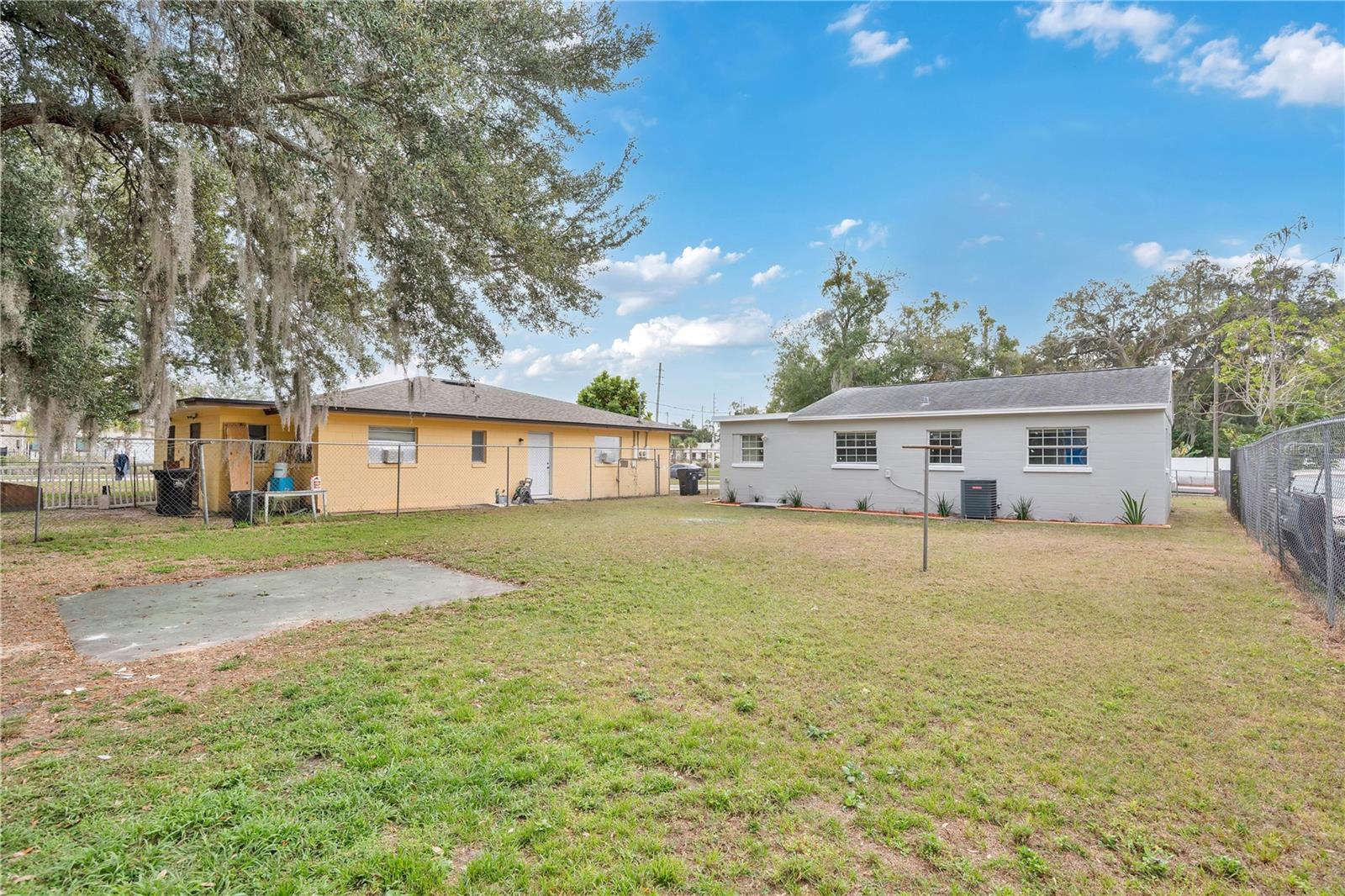 Image 18 of 24 For 911 Indiana Street