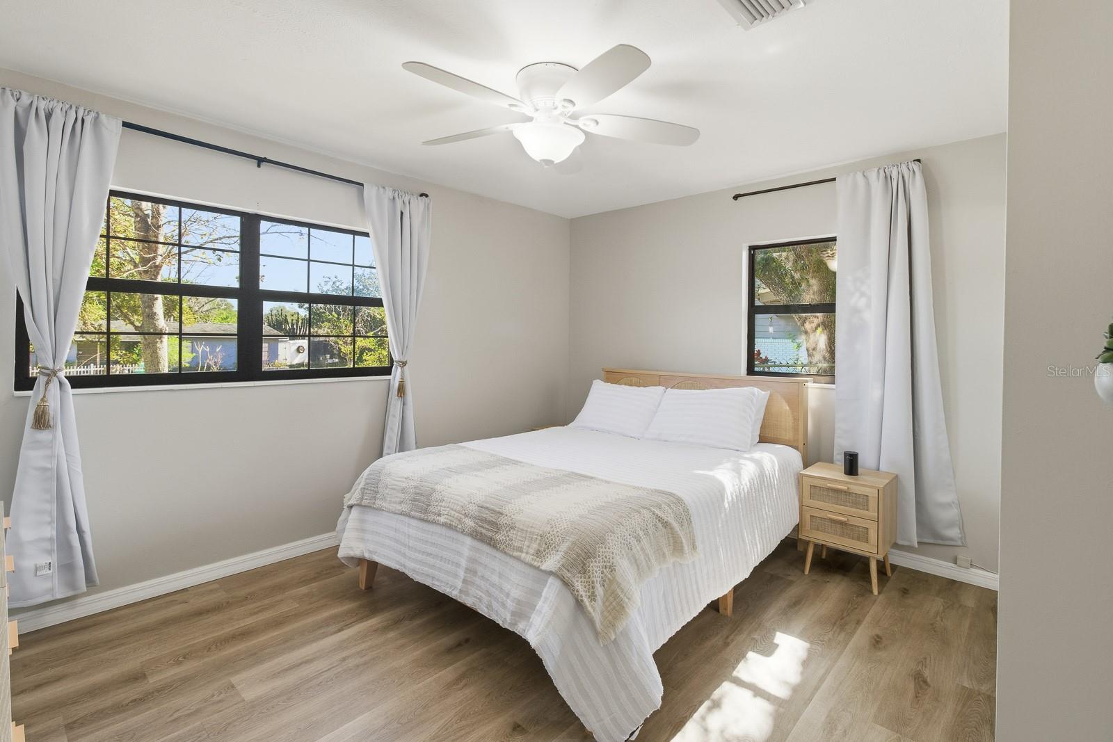 Listing photo id 13 for 1411 Crest Drive