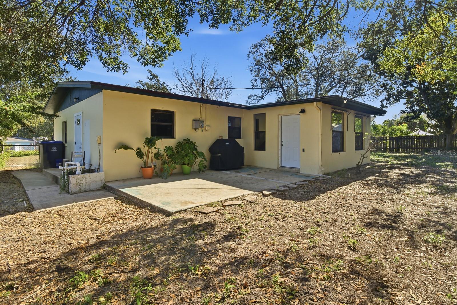 Listing photo id 20 for 1411 Crest Drive