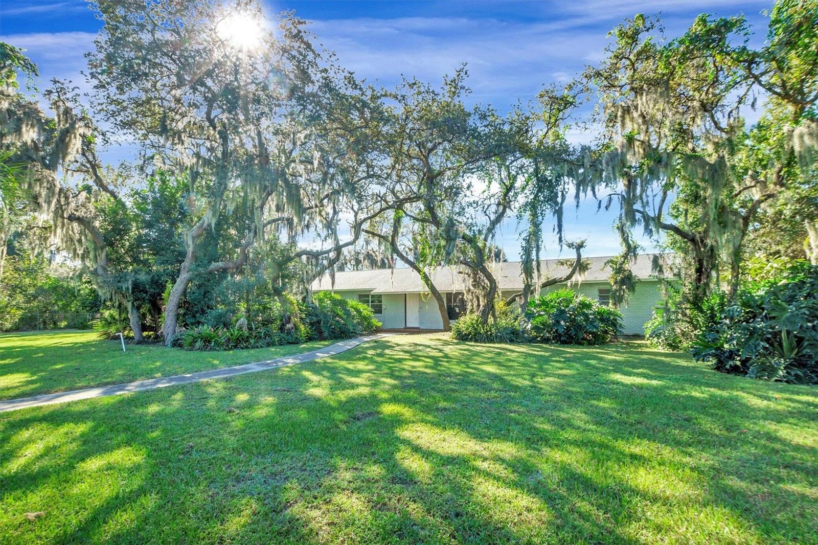 Image 32 of 35 For 152 Bahia Court