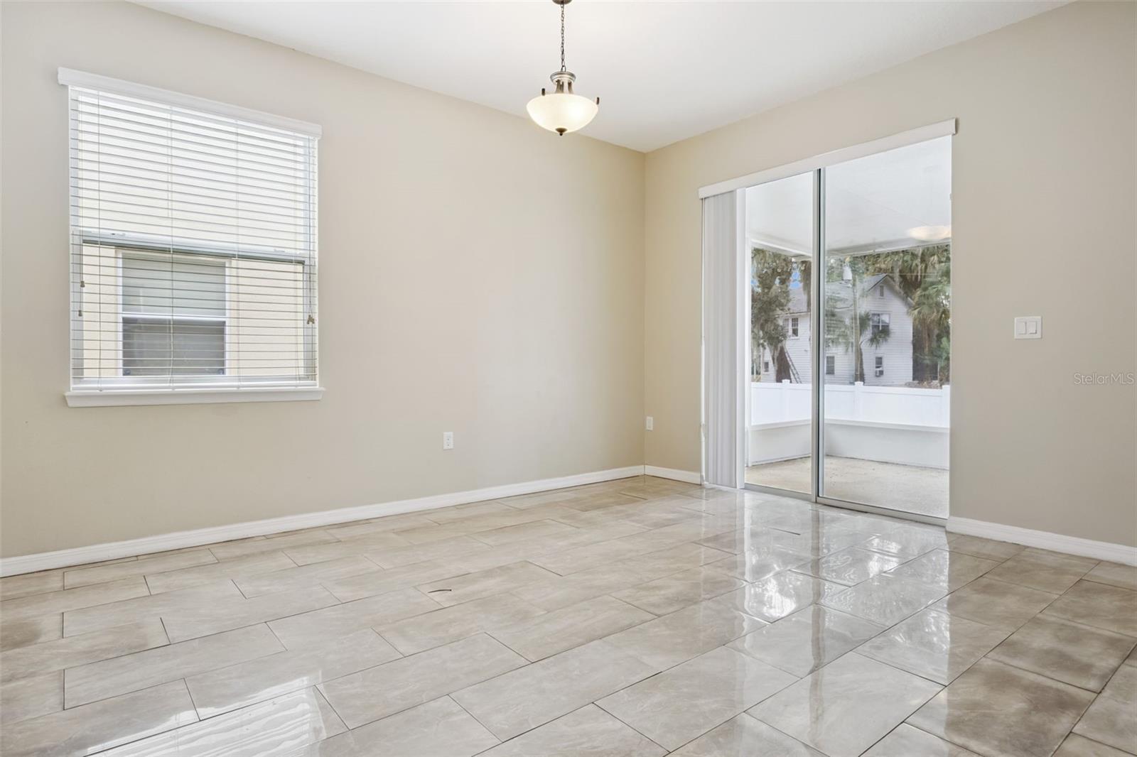 Image 5 of 25 For 1440 Scarlet Oak Loop