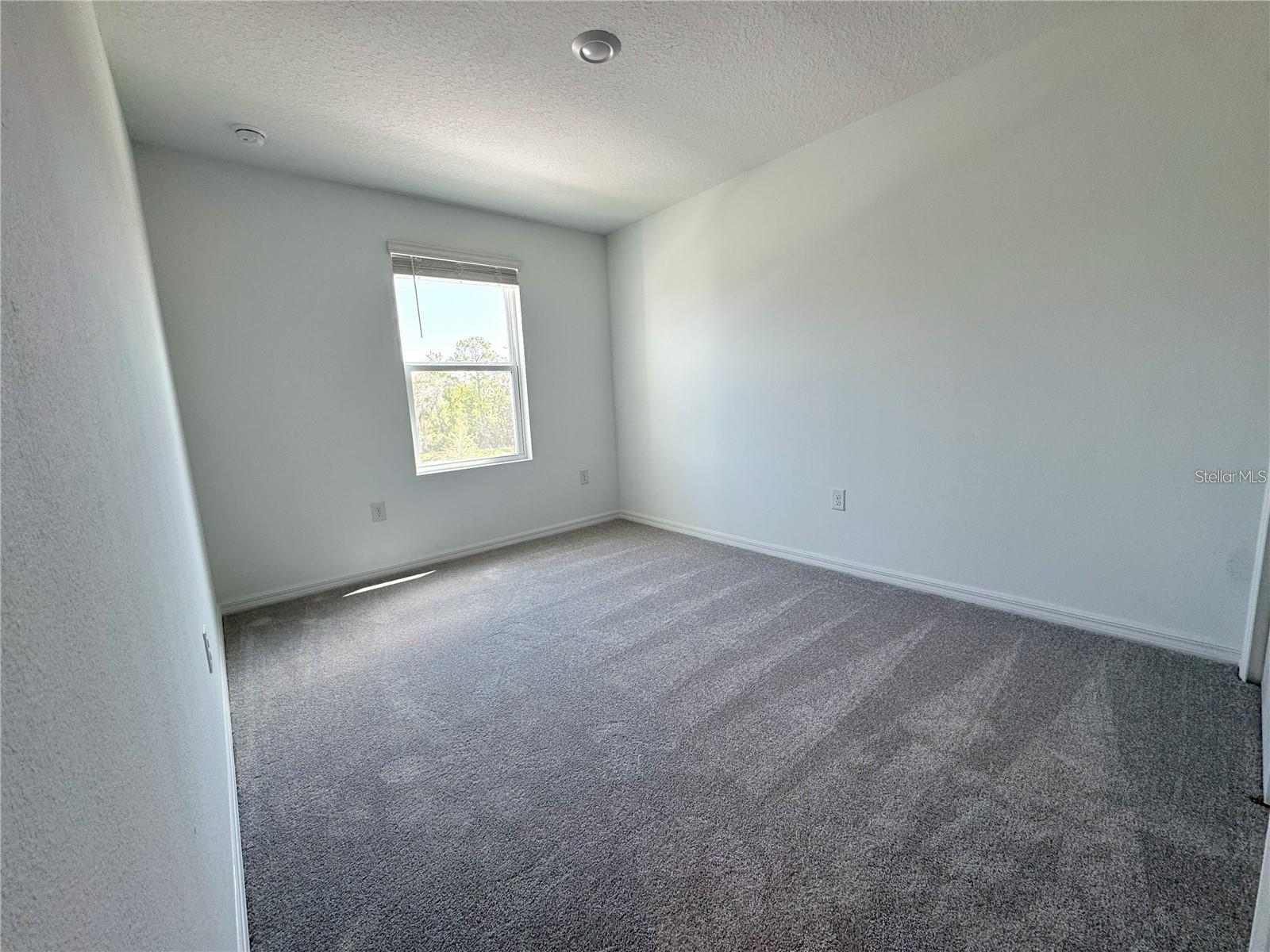 Image 24 of 36 For 2480 Penguin Boulevard