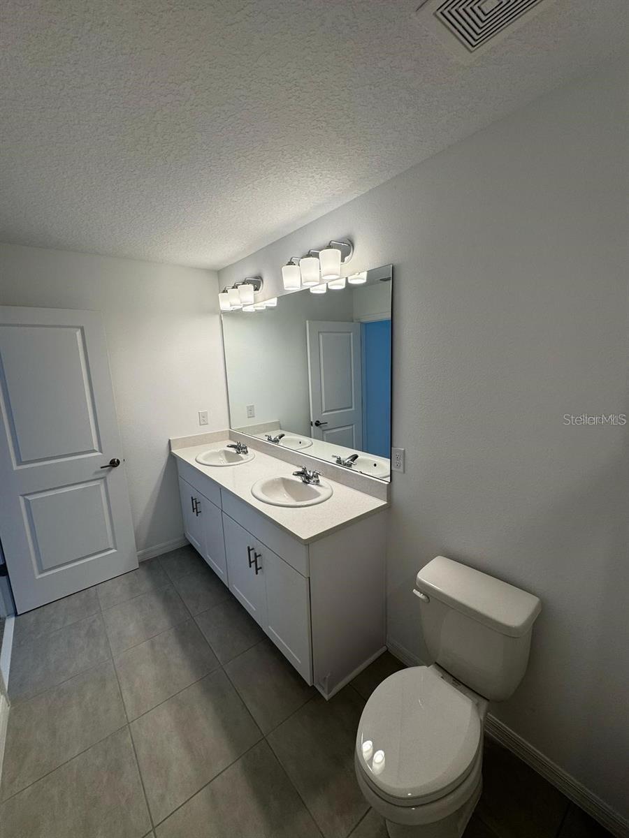 Image 33 of 36 For 2480 Penguin Boulevard