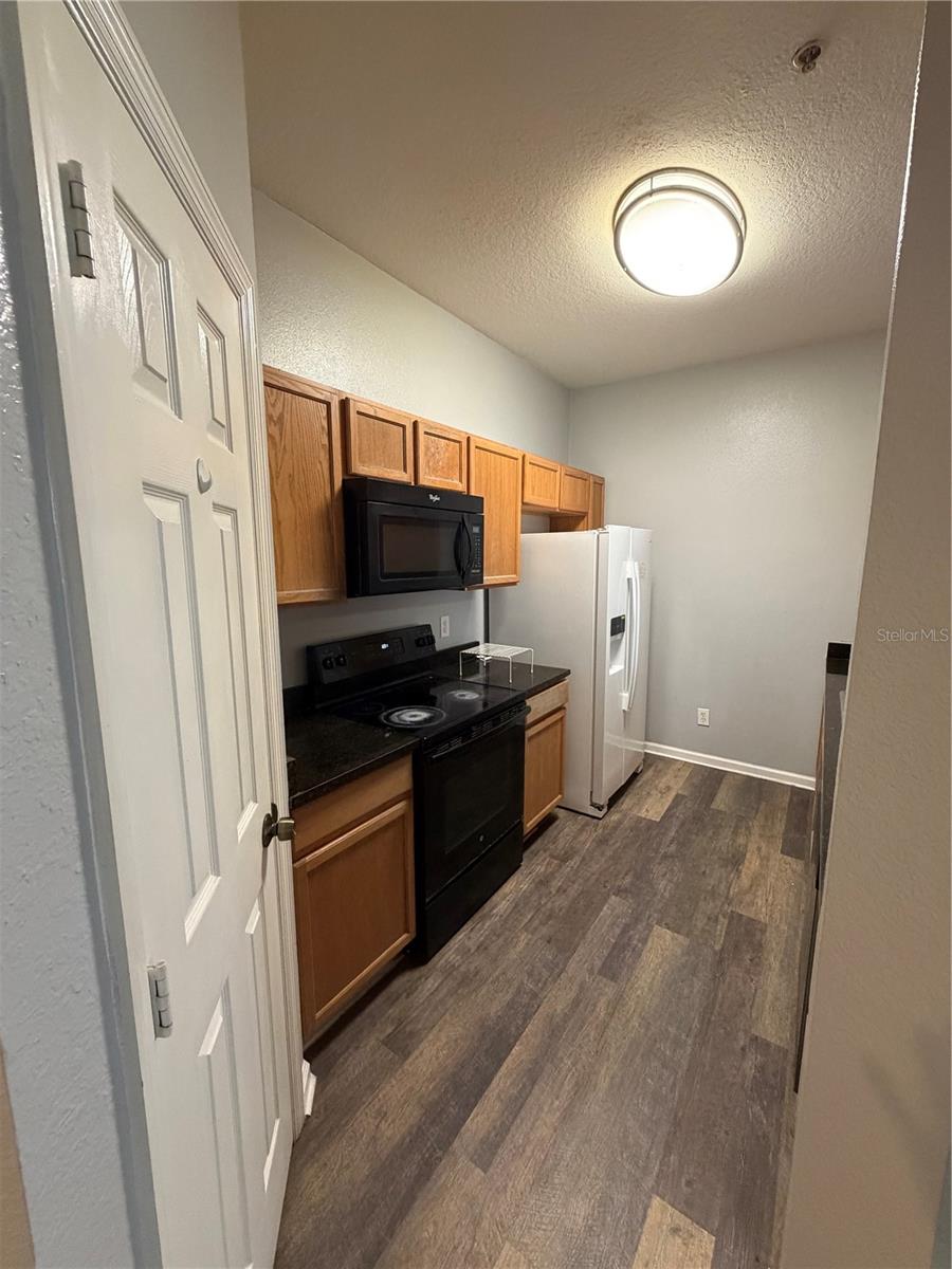 Image 4 of 21 For 6100 Stevenson Drive 207