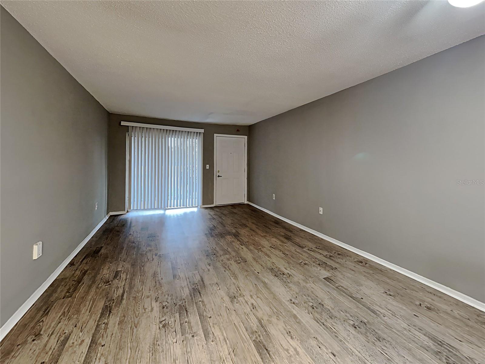 Image 2 of 14 For 476 Banyon Tree Circle 102