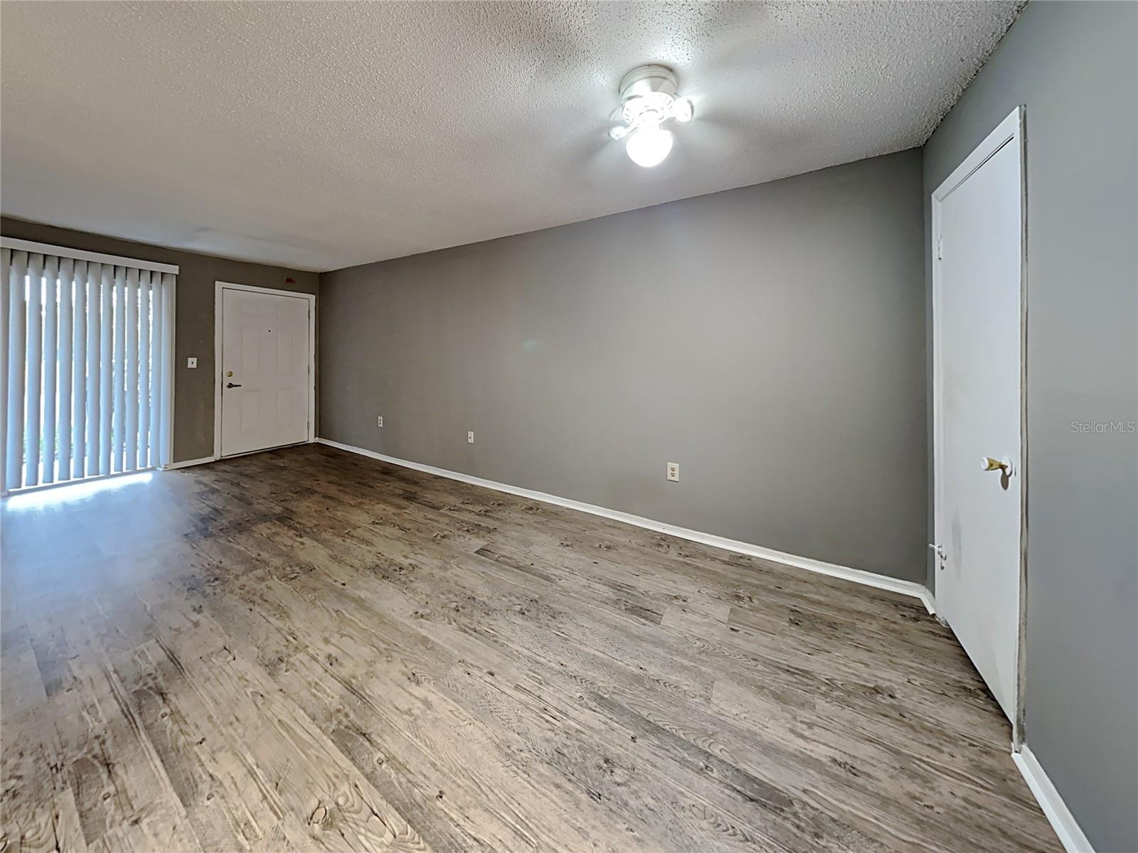 Image 5 of 14 For 476 Banyon Tree Circle 102