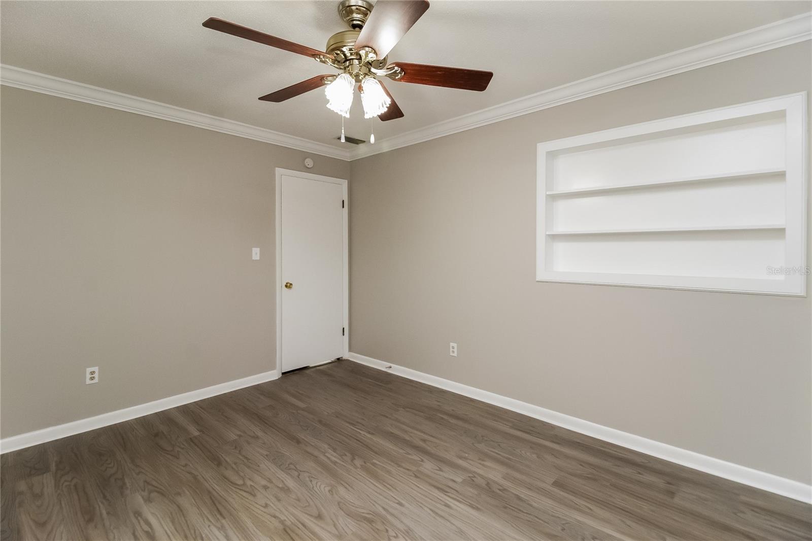 Image 10 of 16 For 5133 Oak Hill Drive