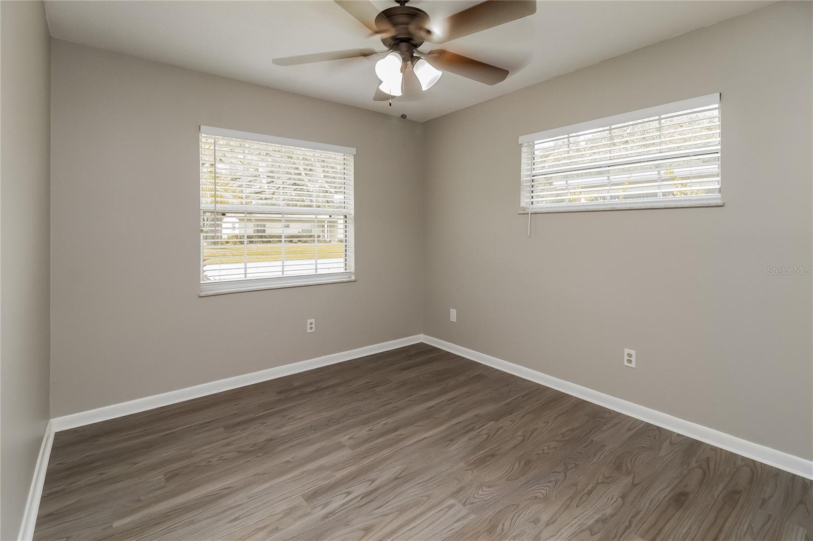 Image 11 of 16 For 5133 Oak Hill Drive