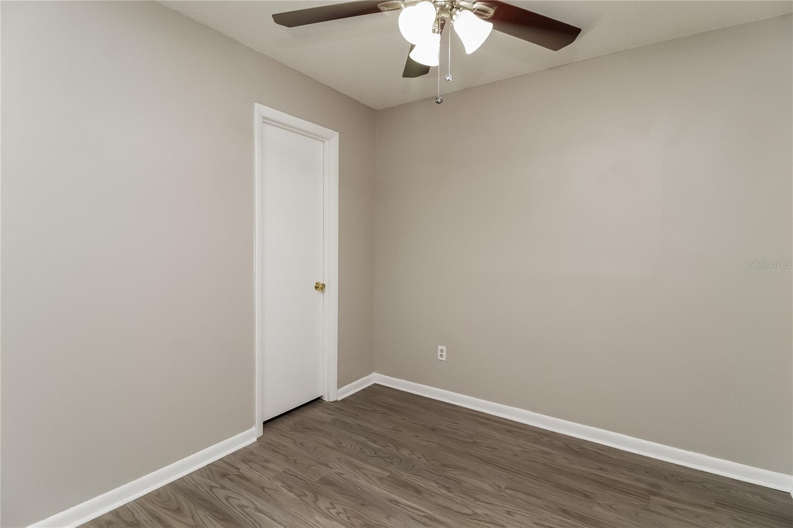 Image 12 of 16 For 5133 Oak Hill Drive